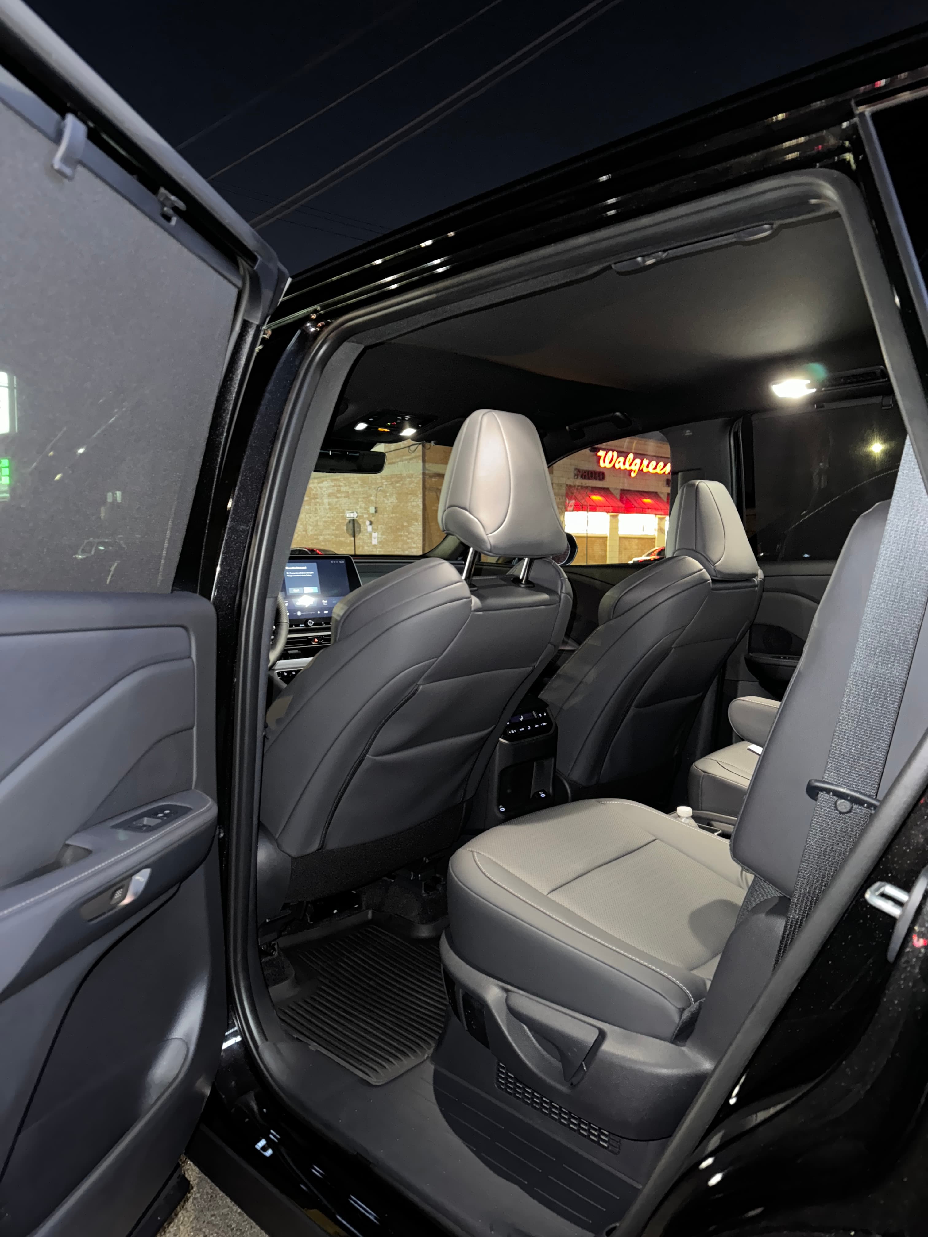 Lexus TX 350 - Thumbnail 32