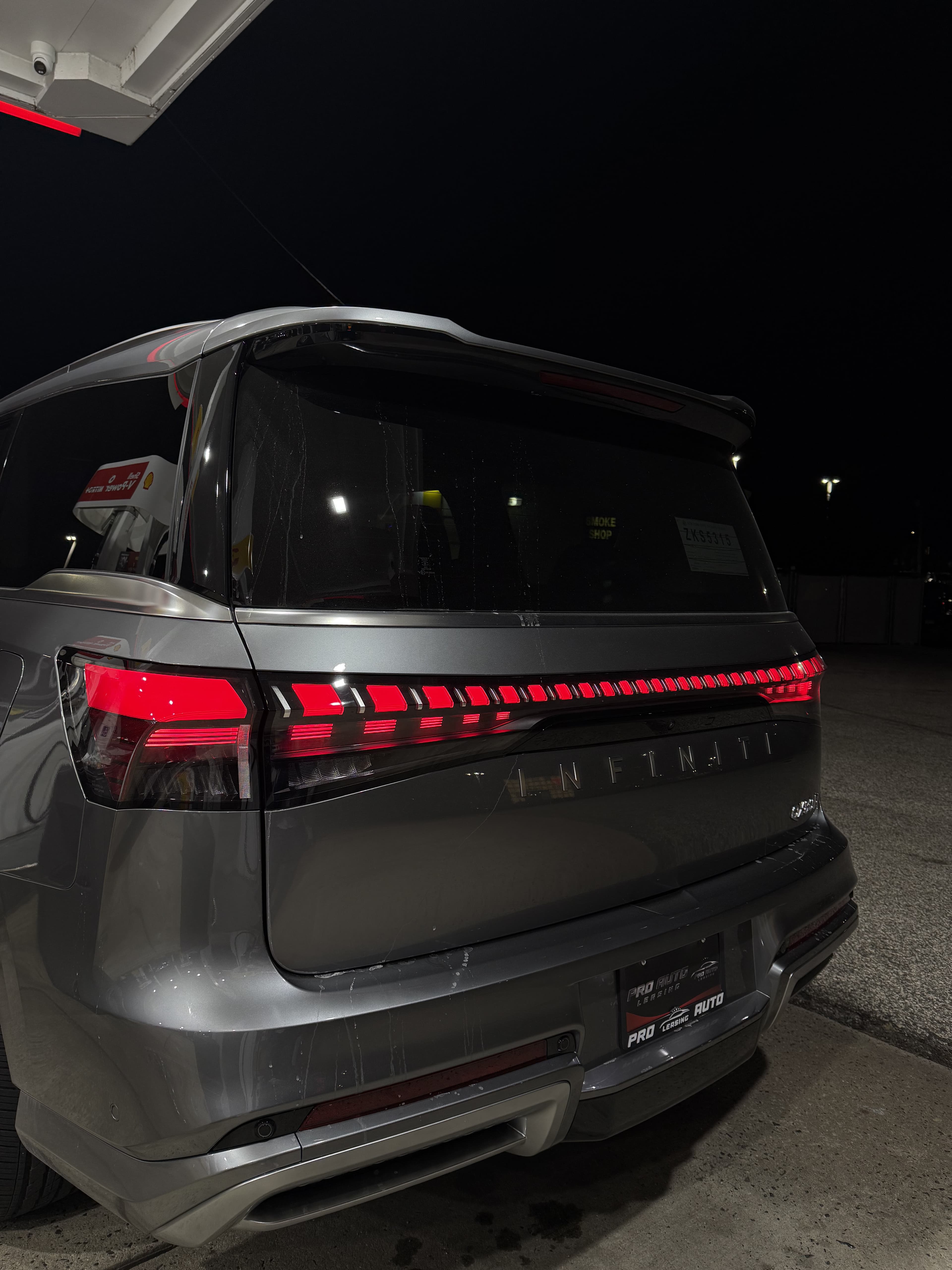 Infiniti QX80 - Thumbnail 13