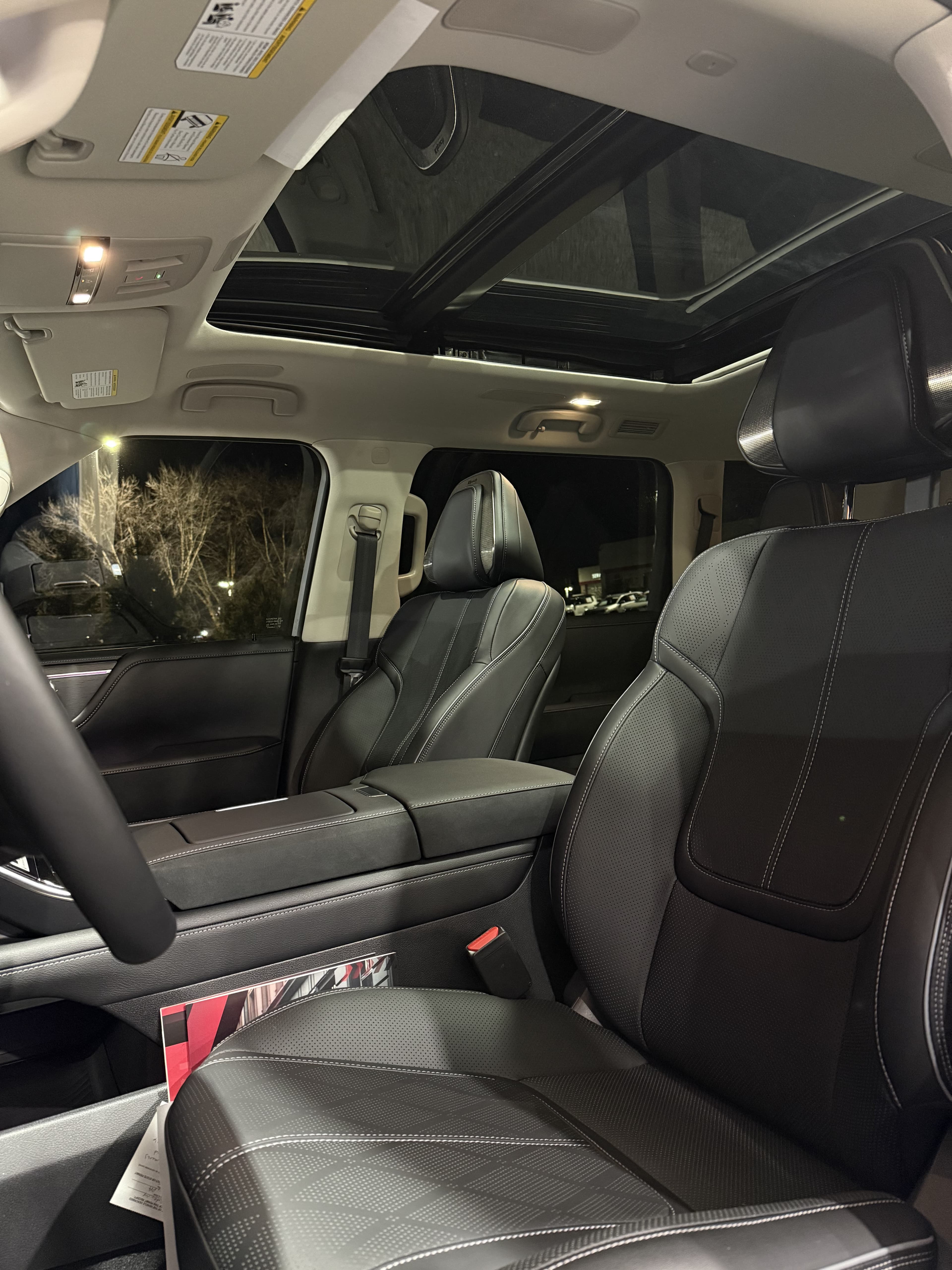 Infiniti QX80 - Thumbnail 8