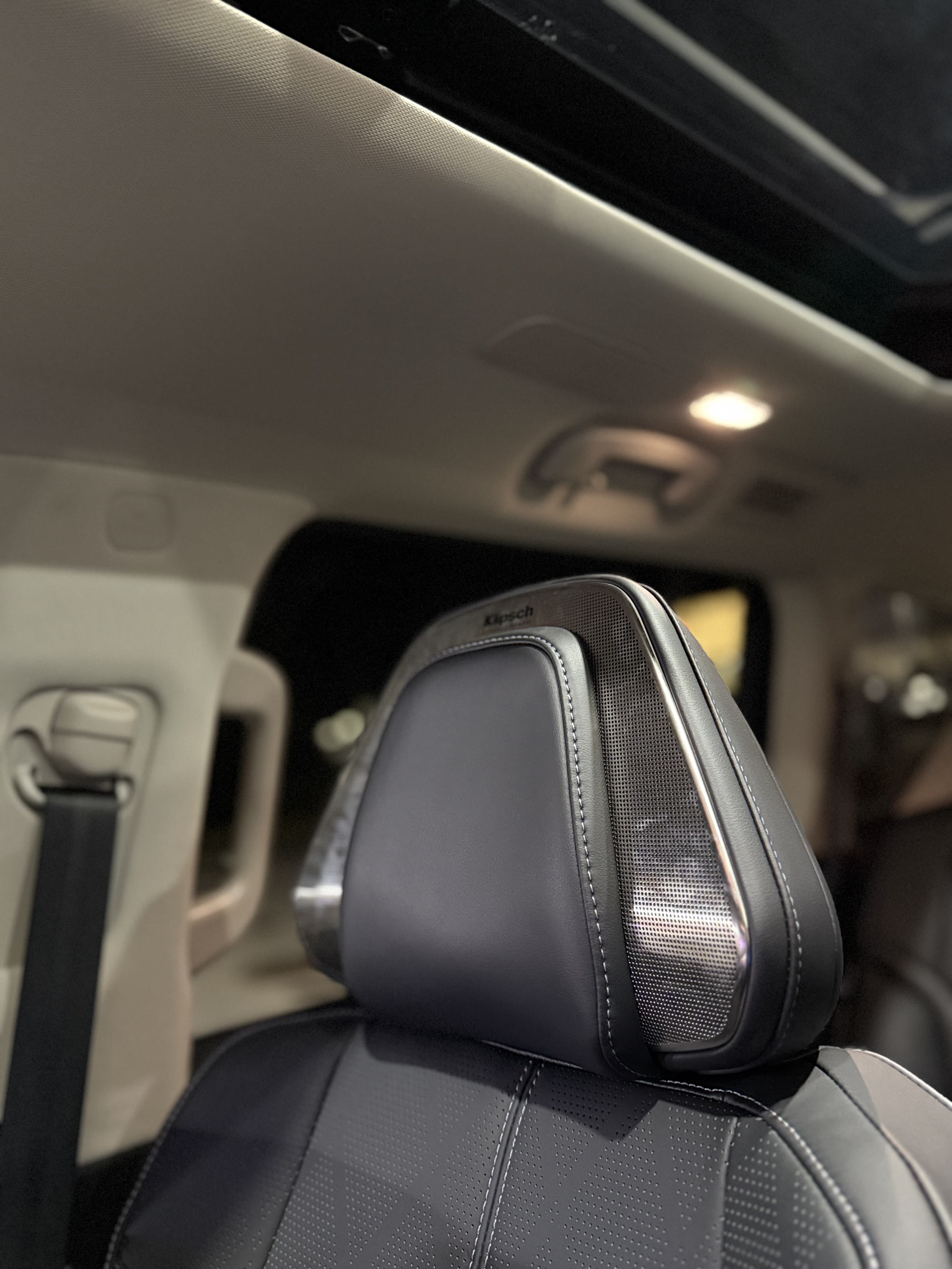 Infiniti QX80 - Thumbnail 9