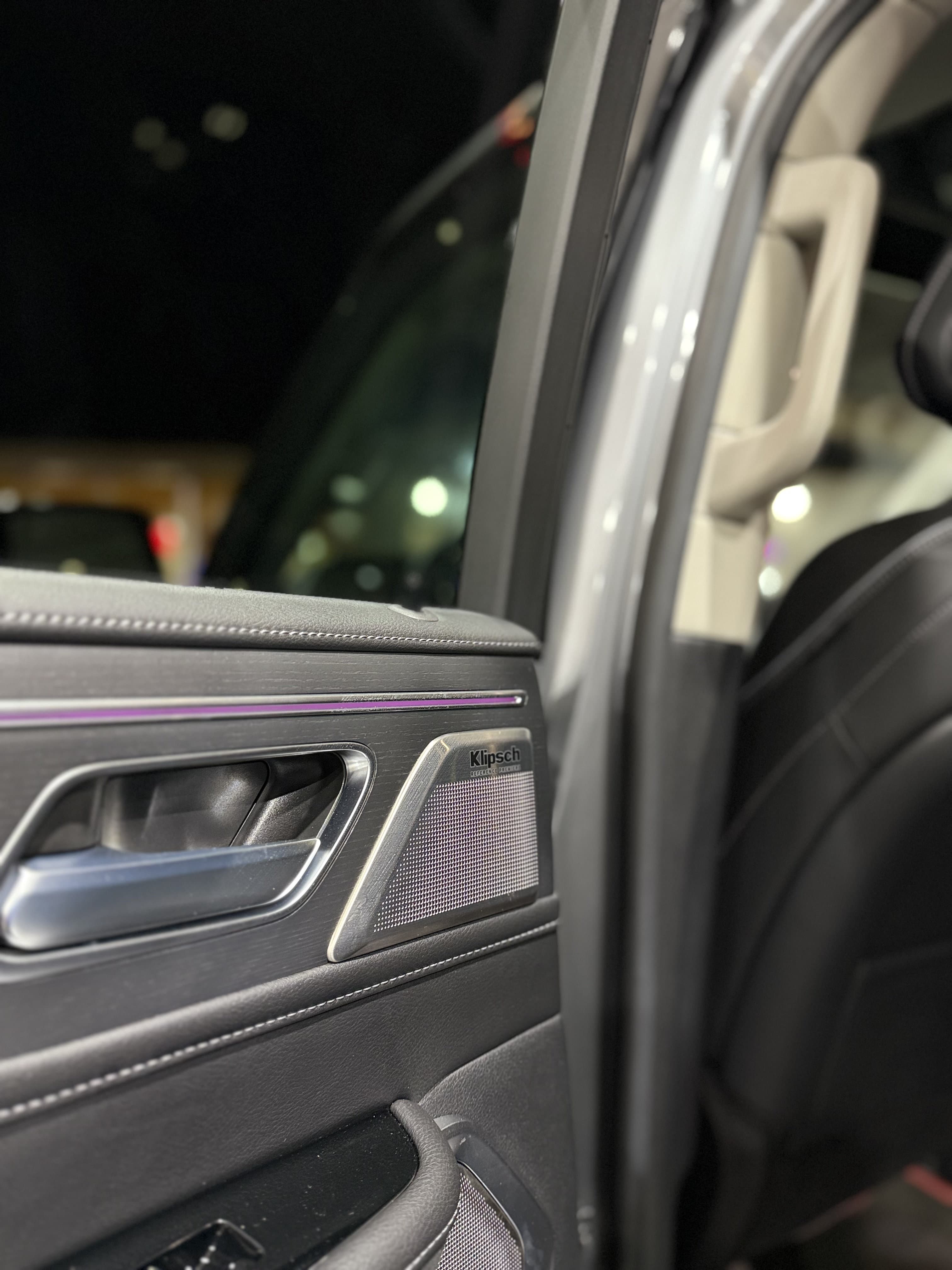 Infiniti QX80 - Thumbnail 10
