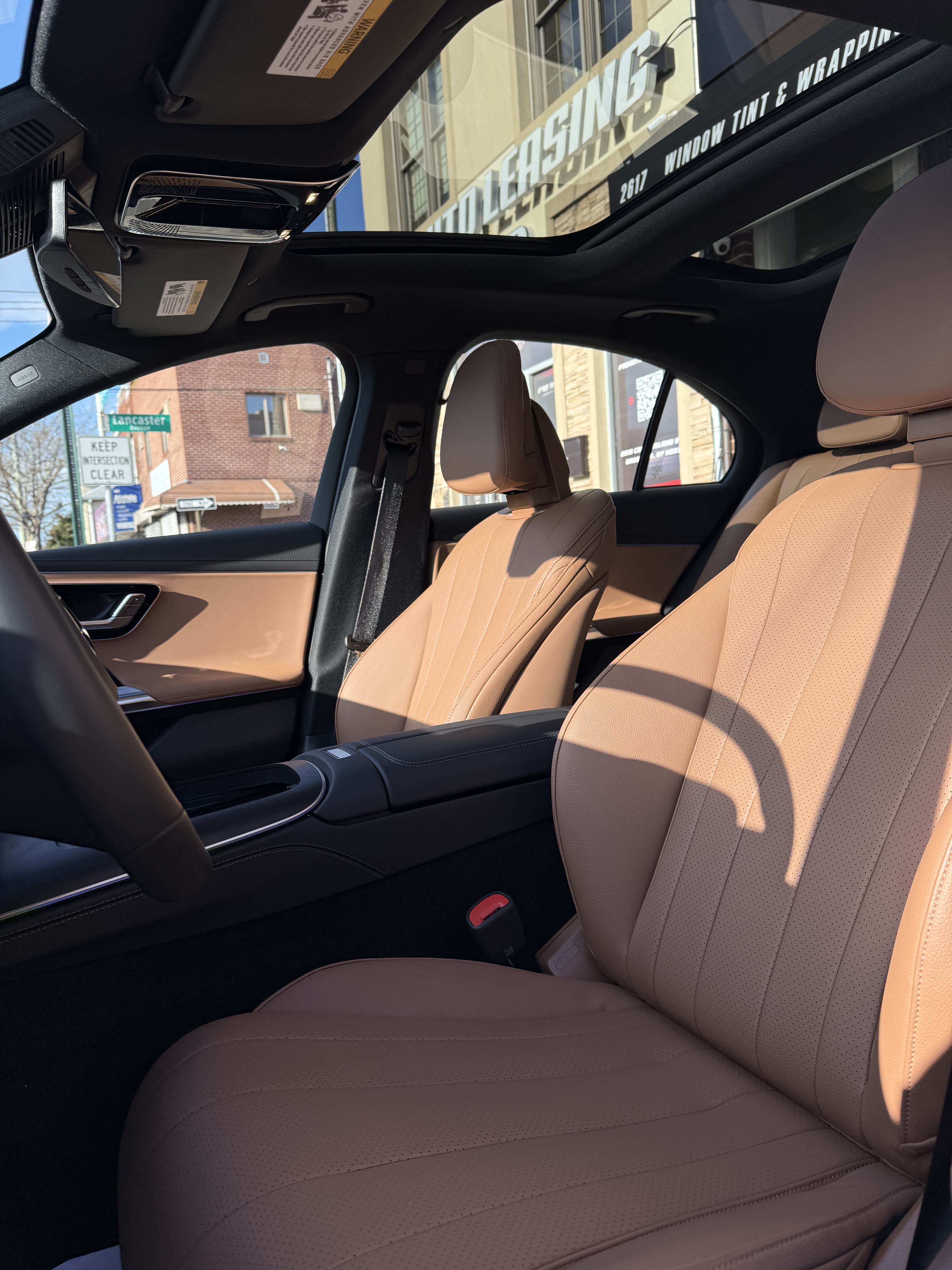 Mercedes-Benz E350 4MATIC - Thumbnail 8