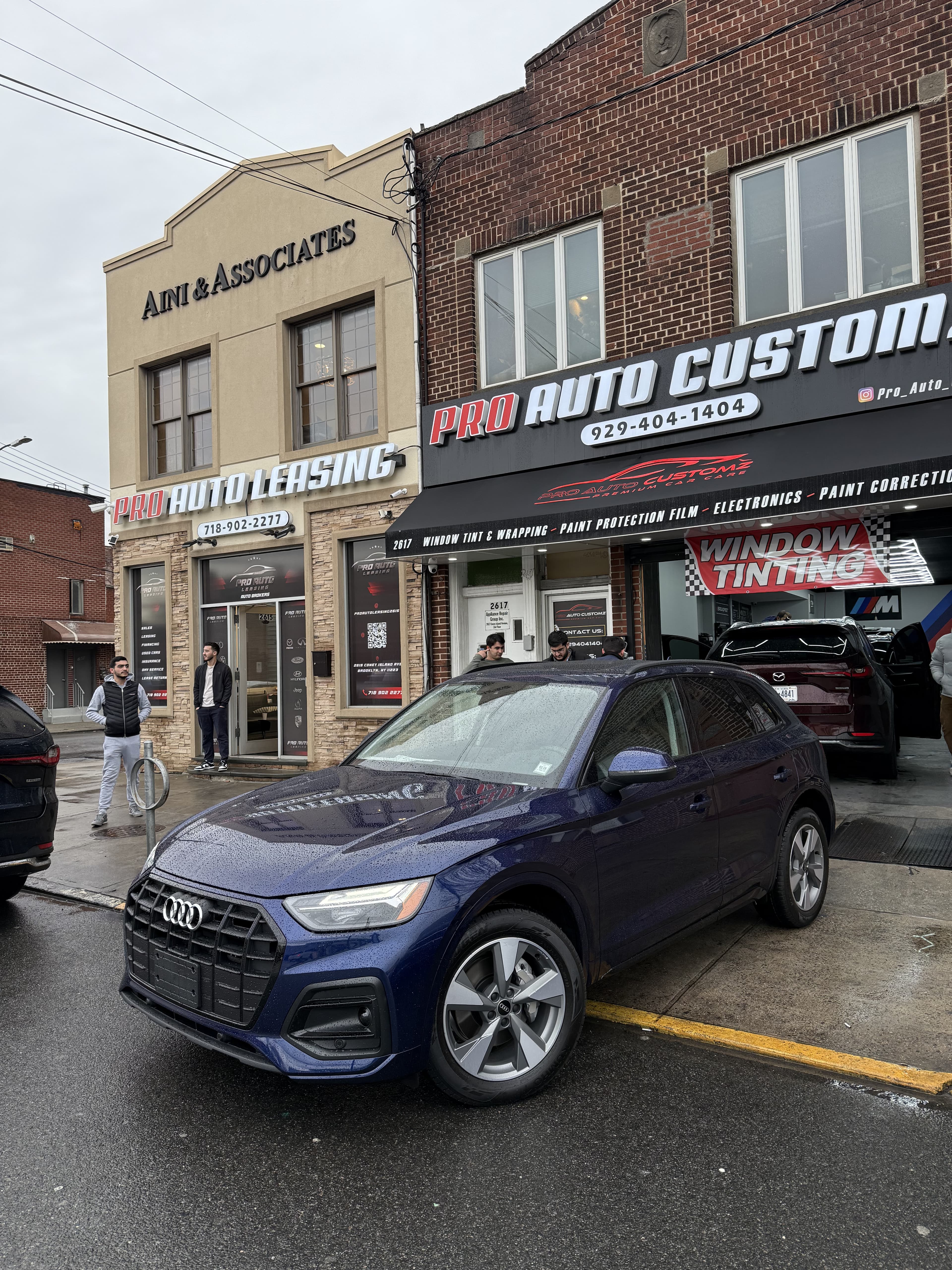 Audi Q5 Premium Plus - View 1