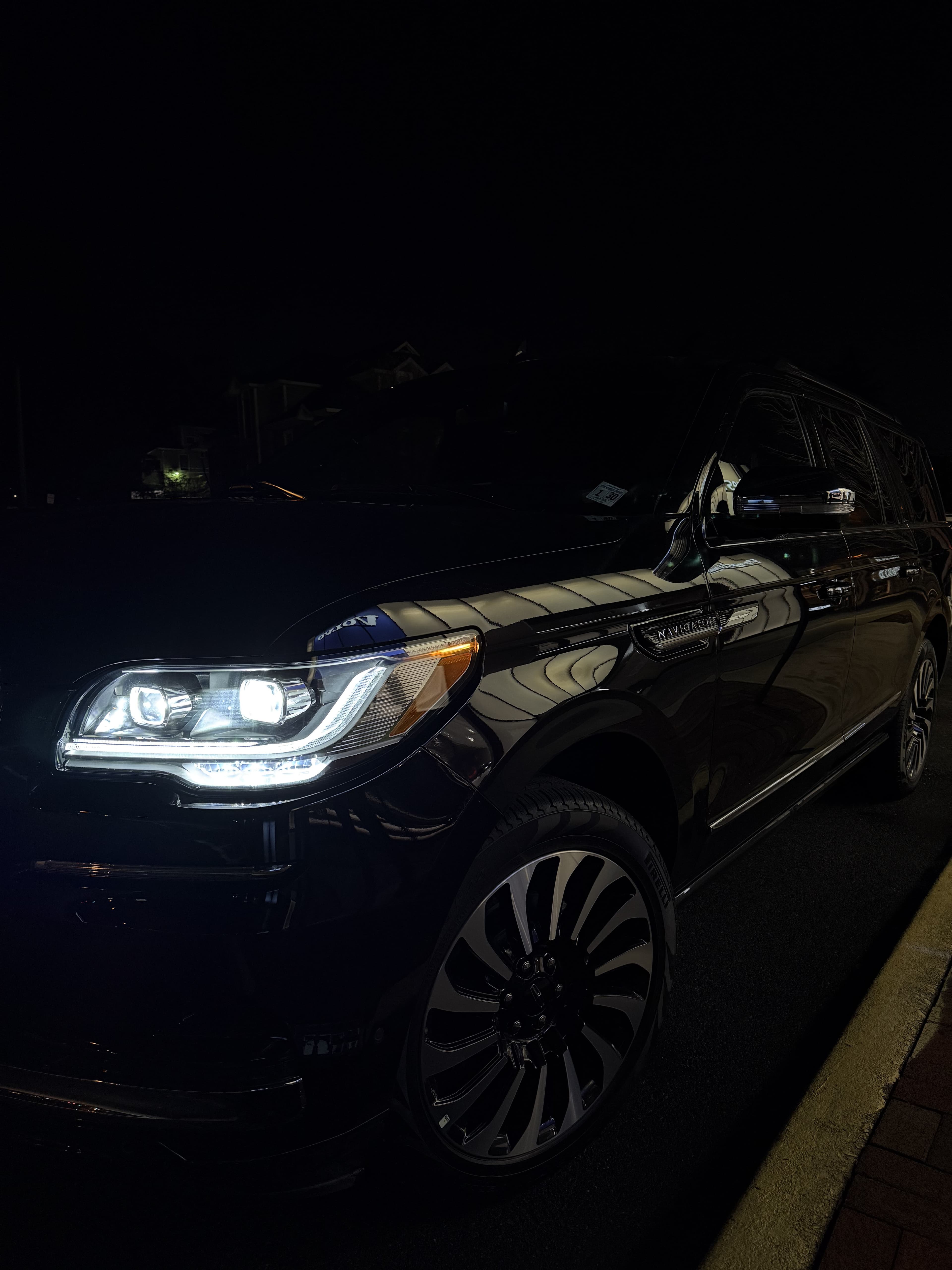 Lincoln Navigator - Thumbnail 12