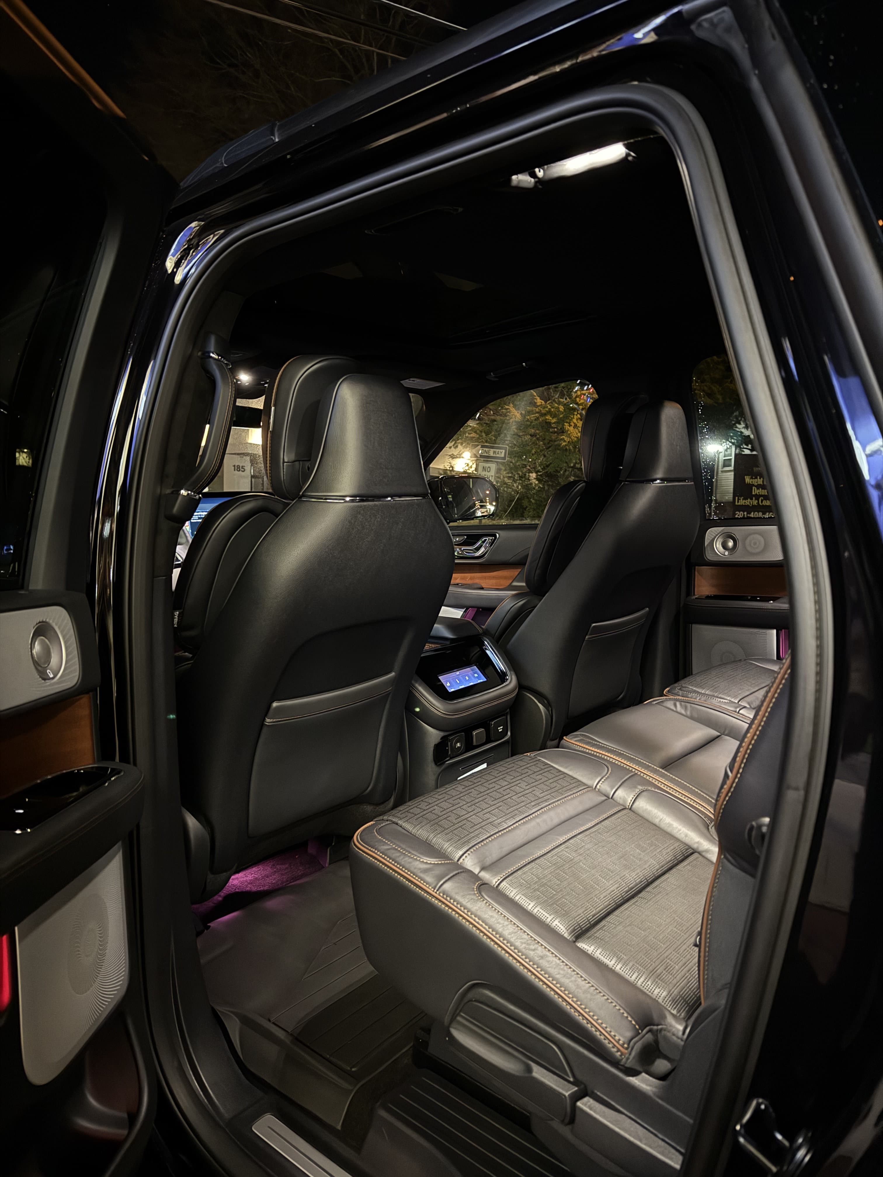 Lincoln Navigator - Thumbnail 15