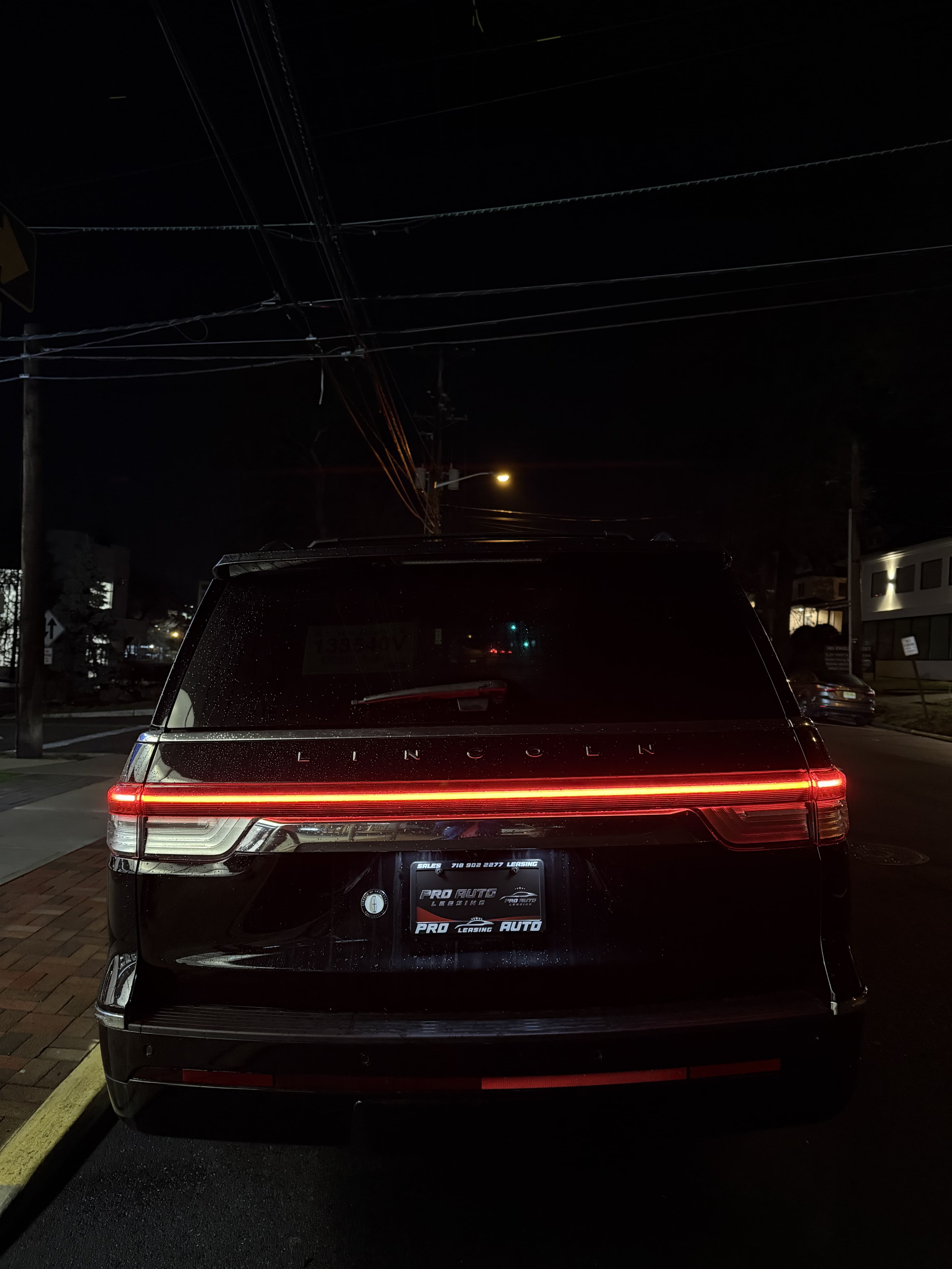 Lincoln Navigator - Thumbnail 16