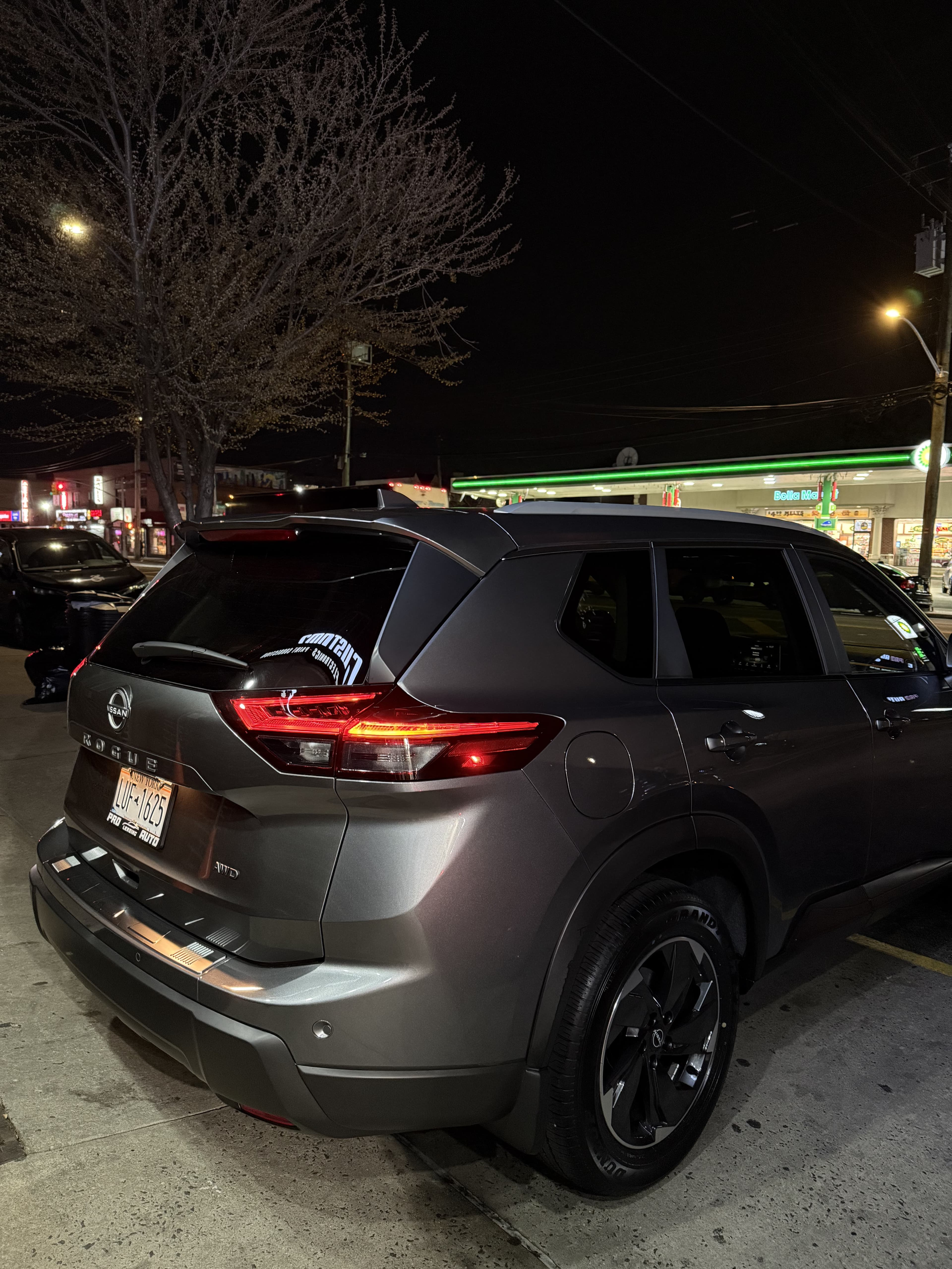 Volkswagen Tiguan SE - Thumbnail 5