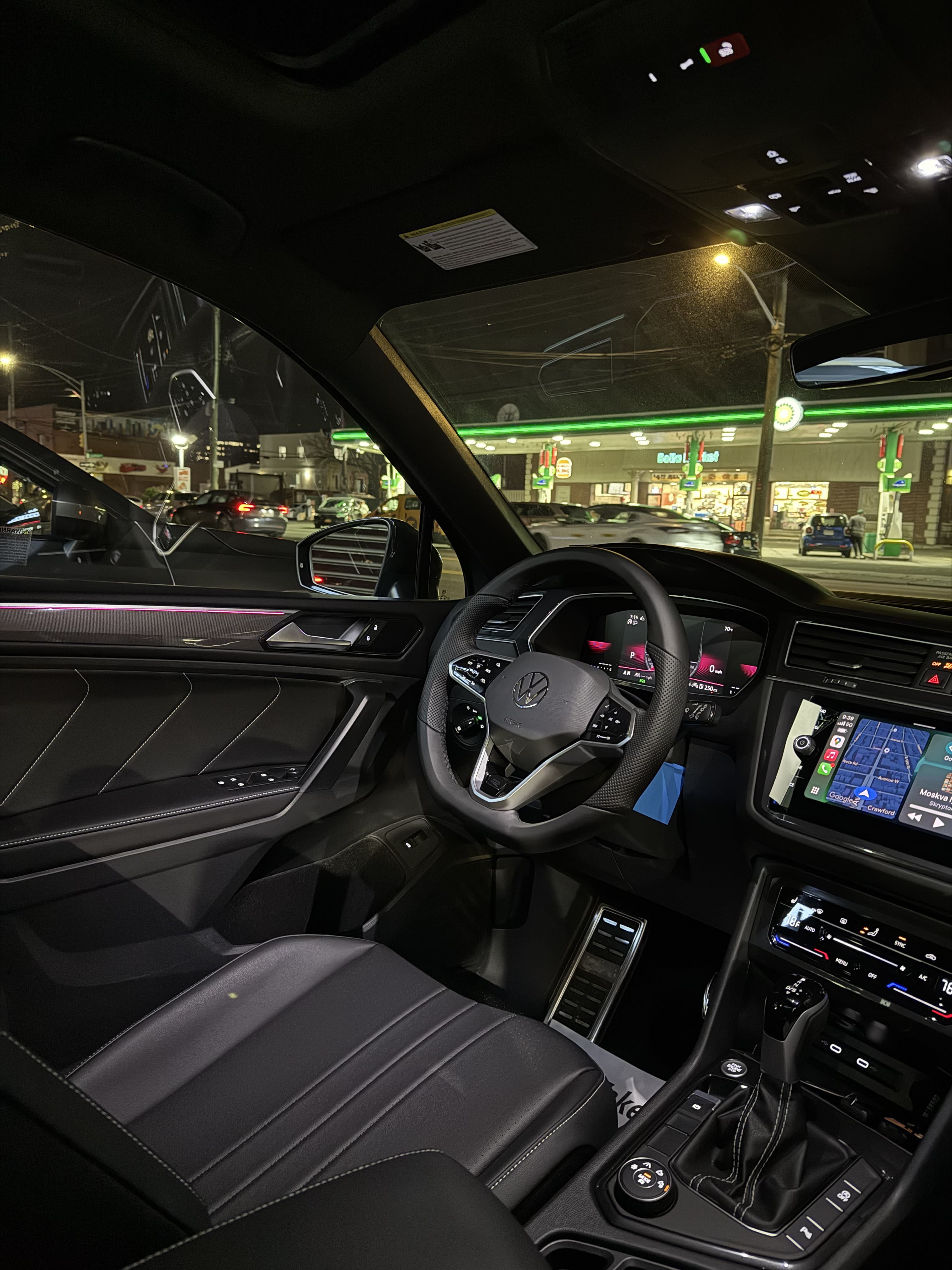Volkswagen Tiguan SE - Thumbnail 2