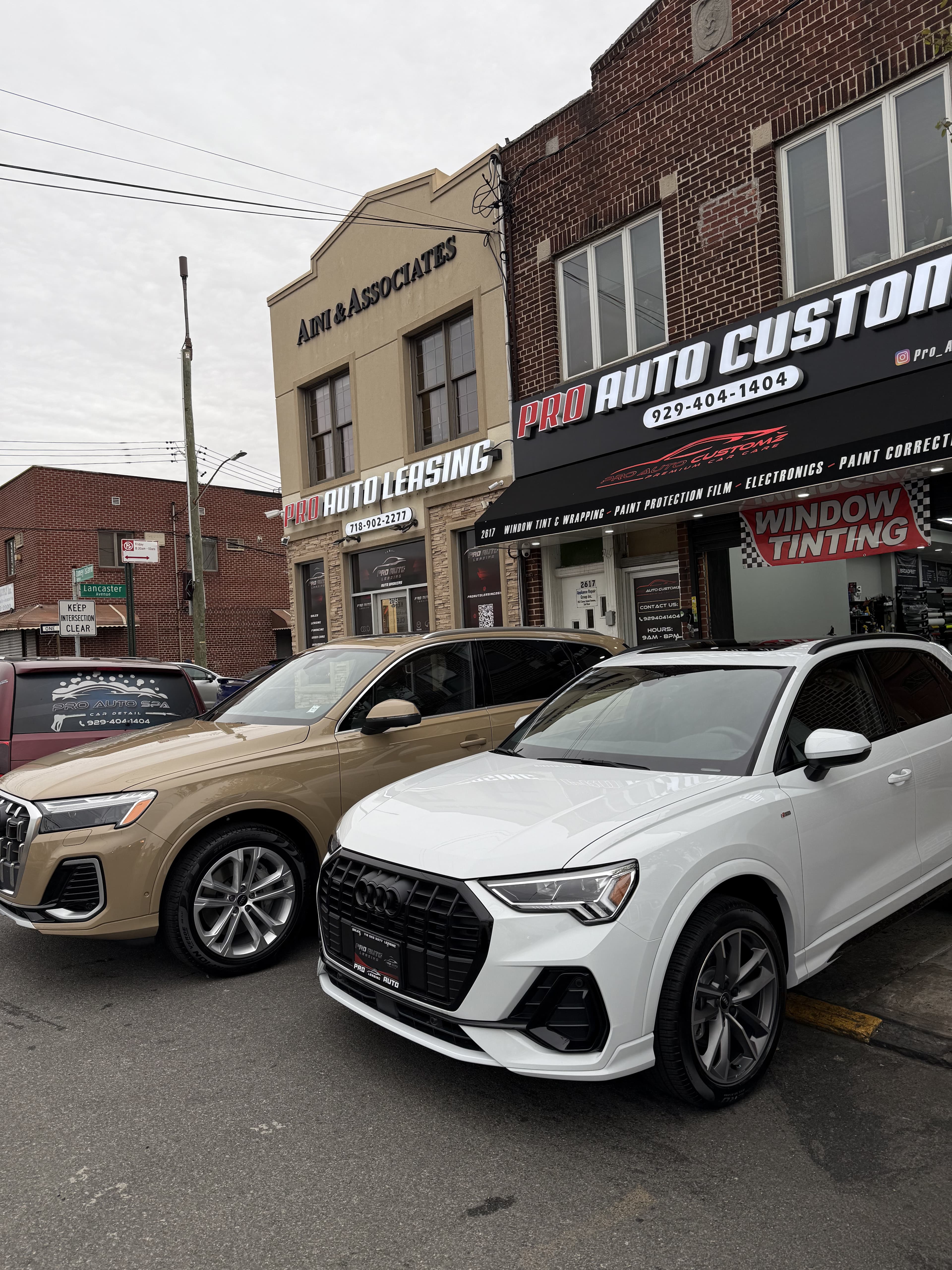 Audi Q3 Premium Plus - View 1