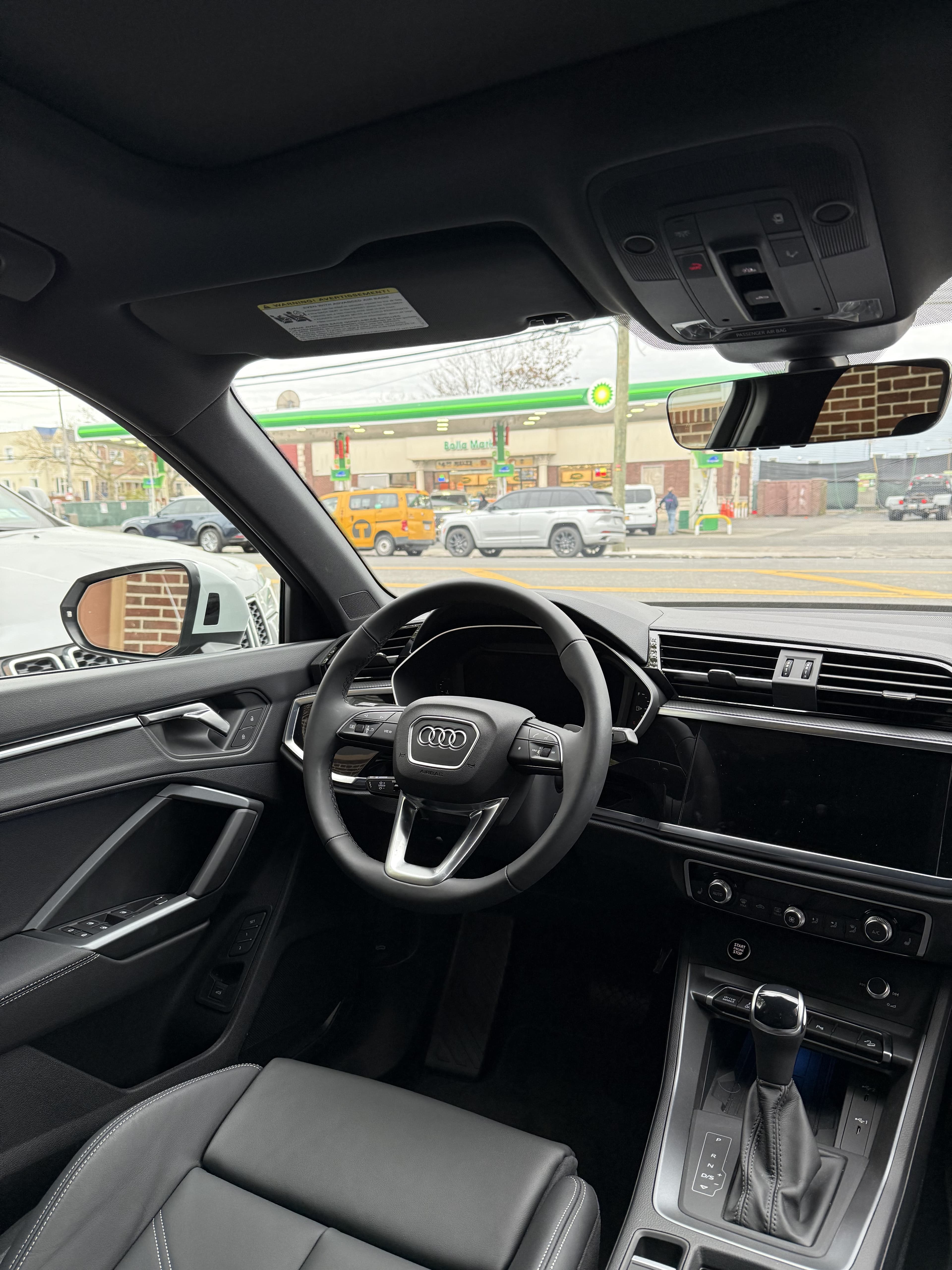 Audi Q3 Premium Plus - Thumbnail 4