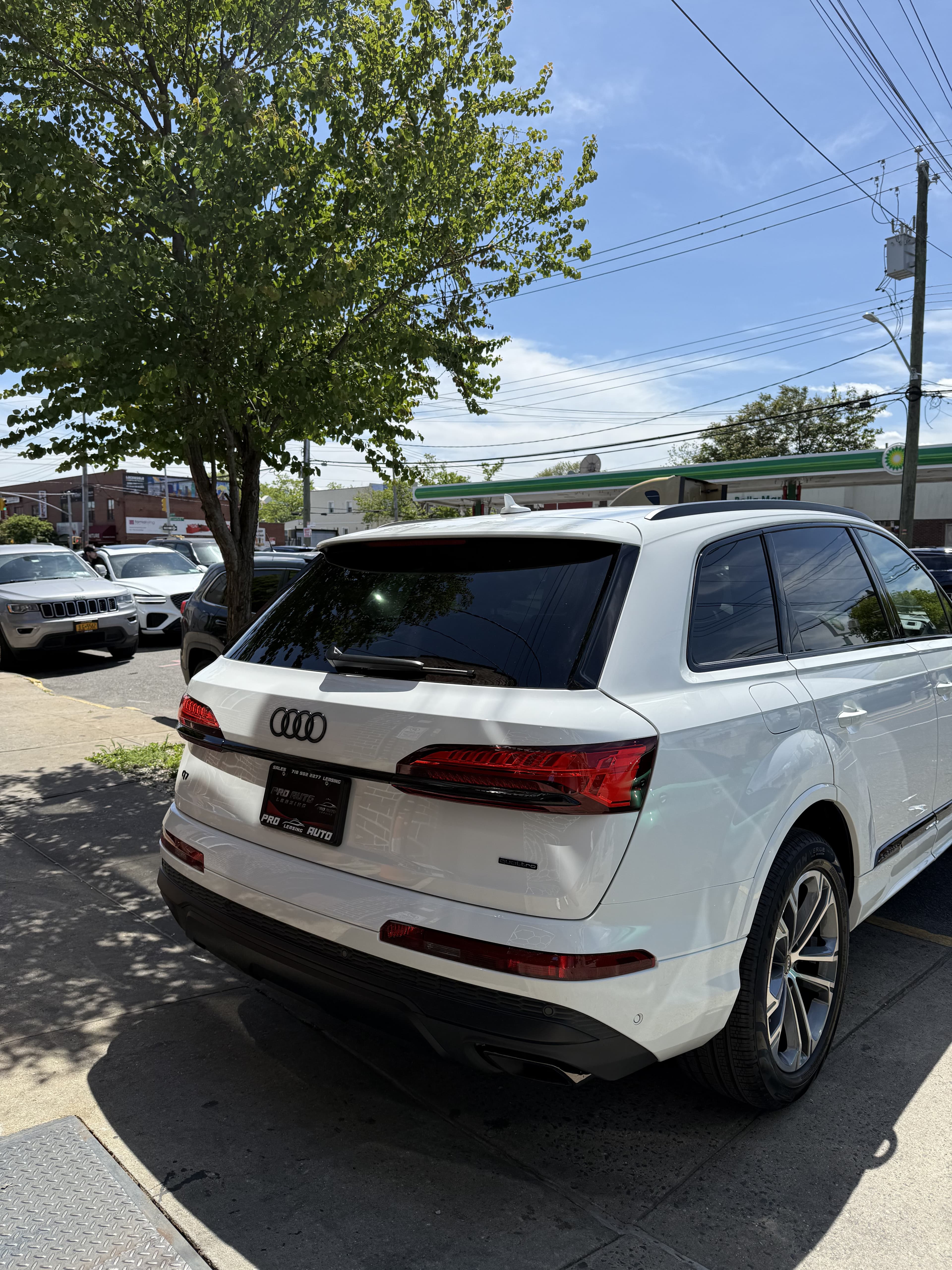 Audi SQ7 - Thumbnail 13