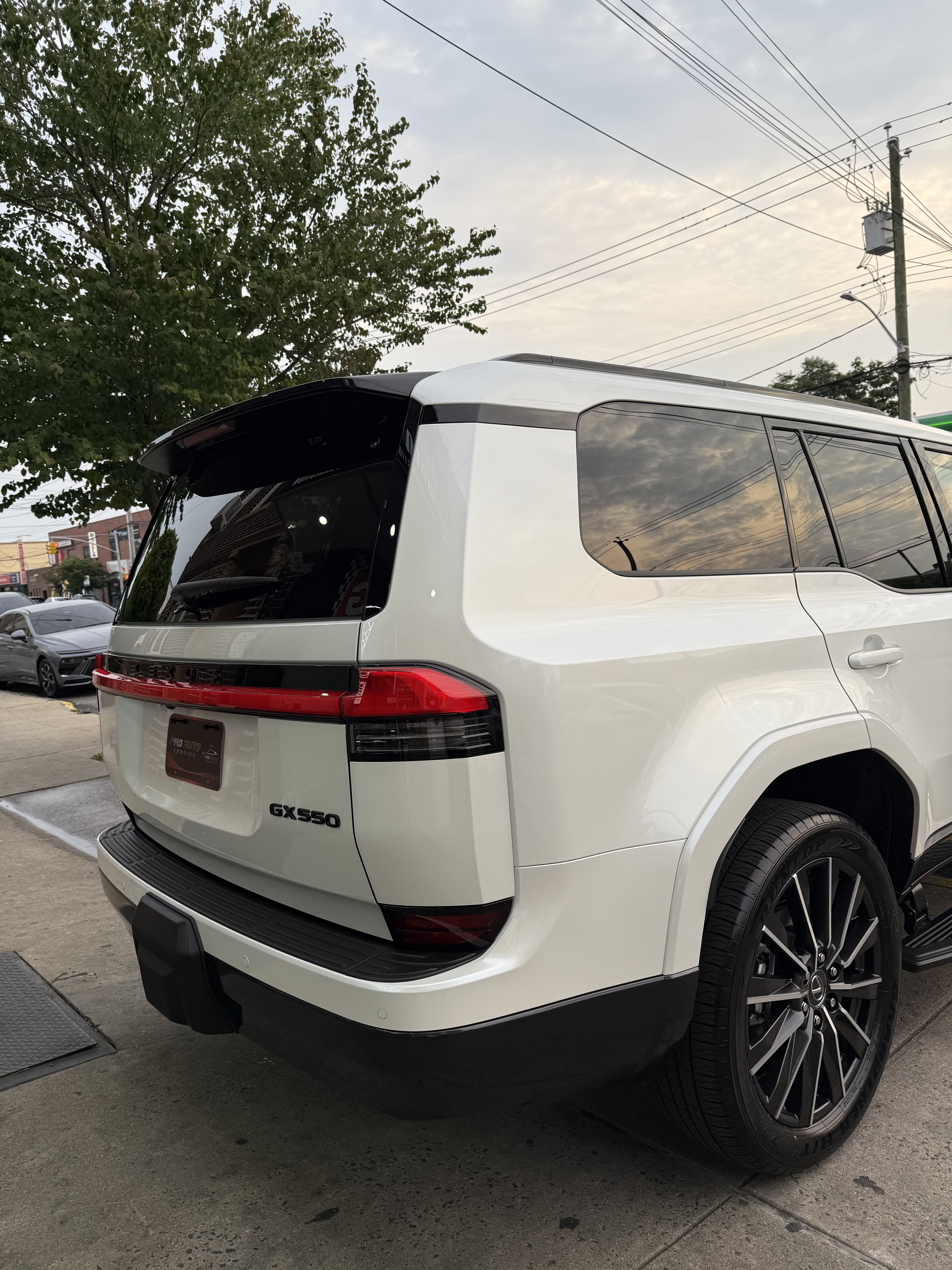 Lexus GX550 - Thumbnail 9