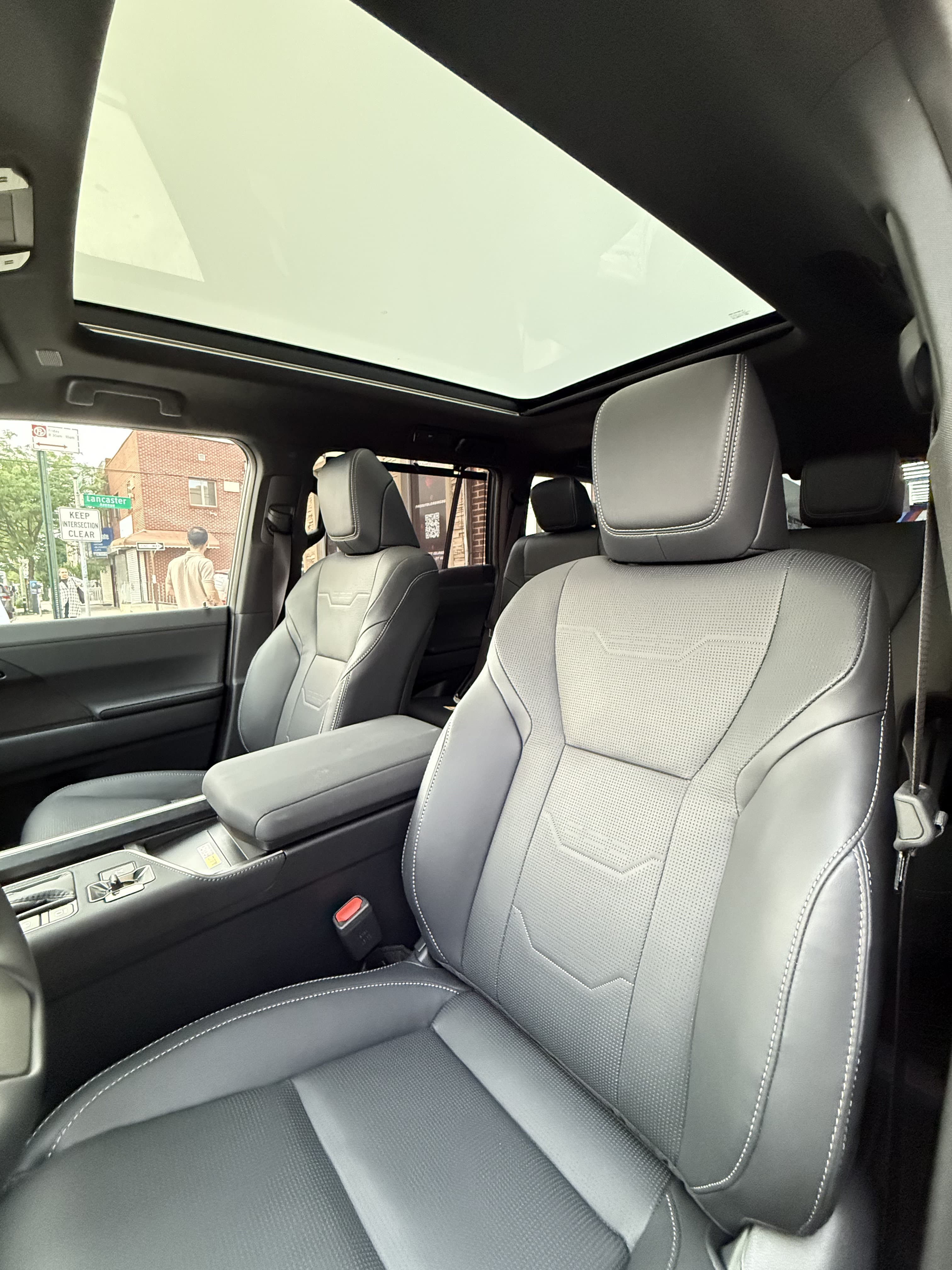 Lexus GX550 - Thumbnail 5
