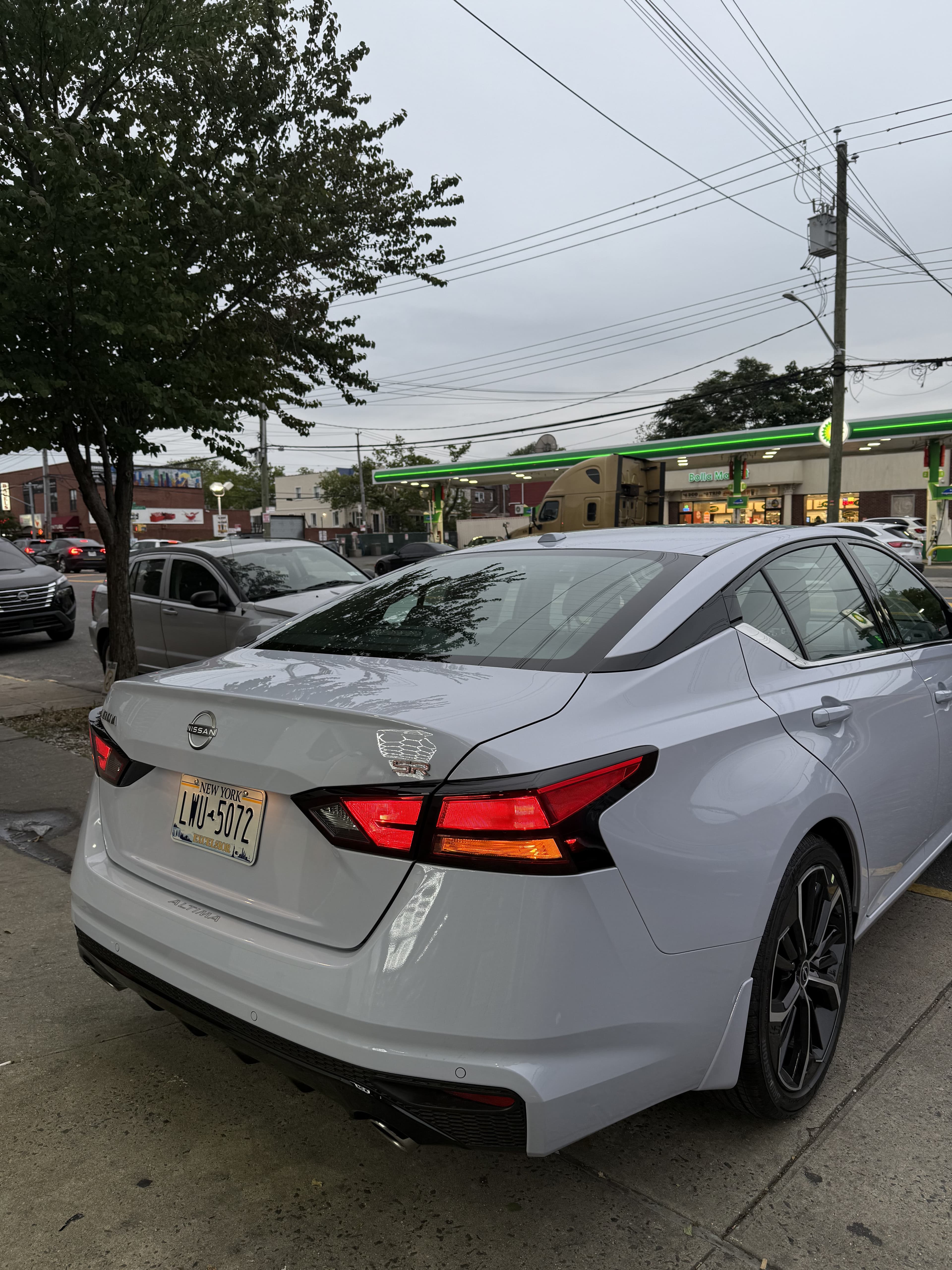Nissan Altima SV - Thumbnail 8