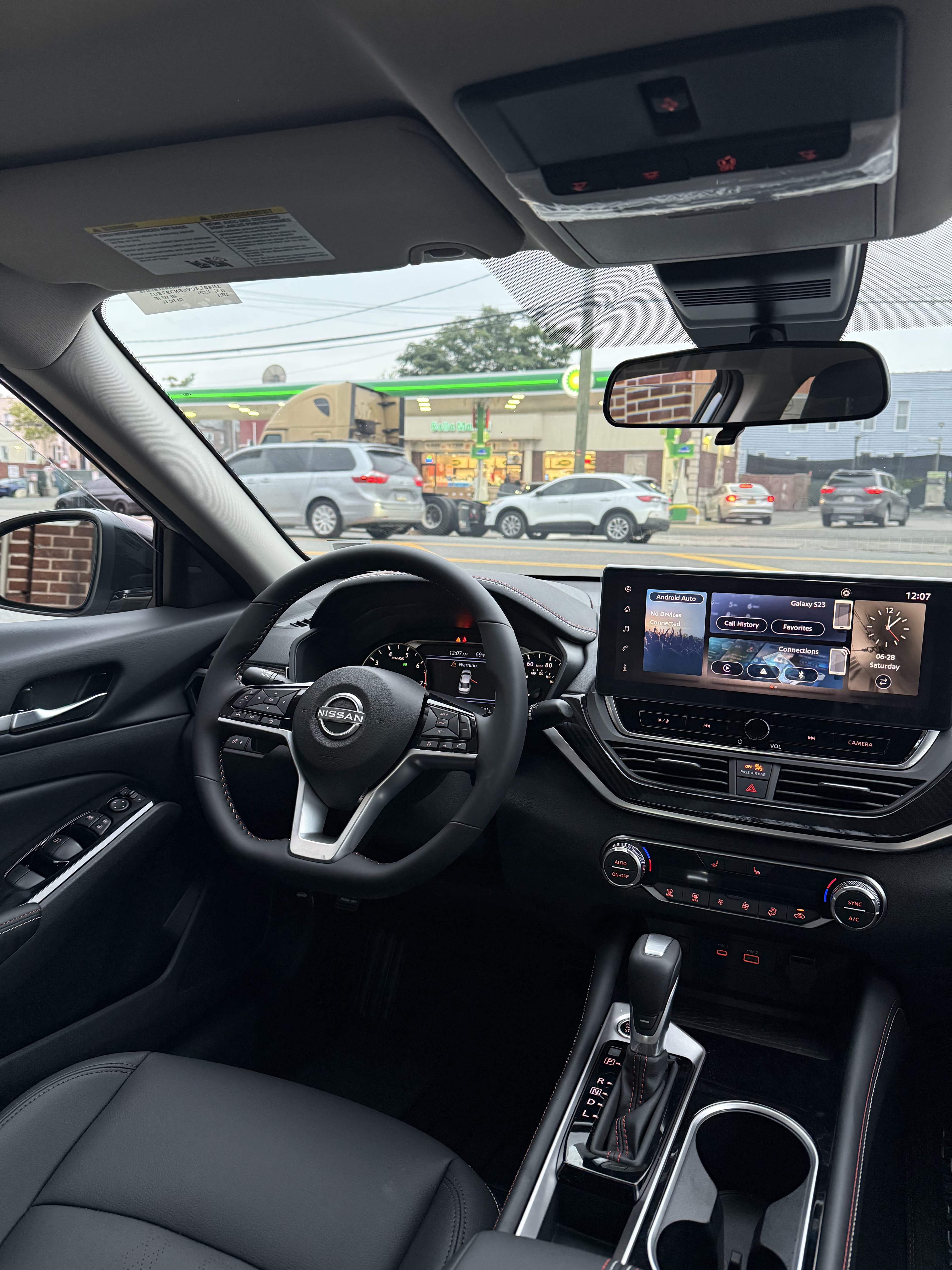 Nissan Altima SV - Thumbnail 6
