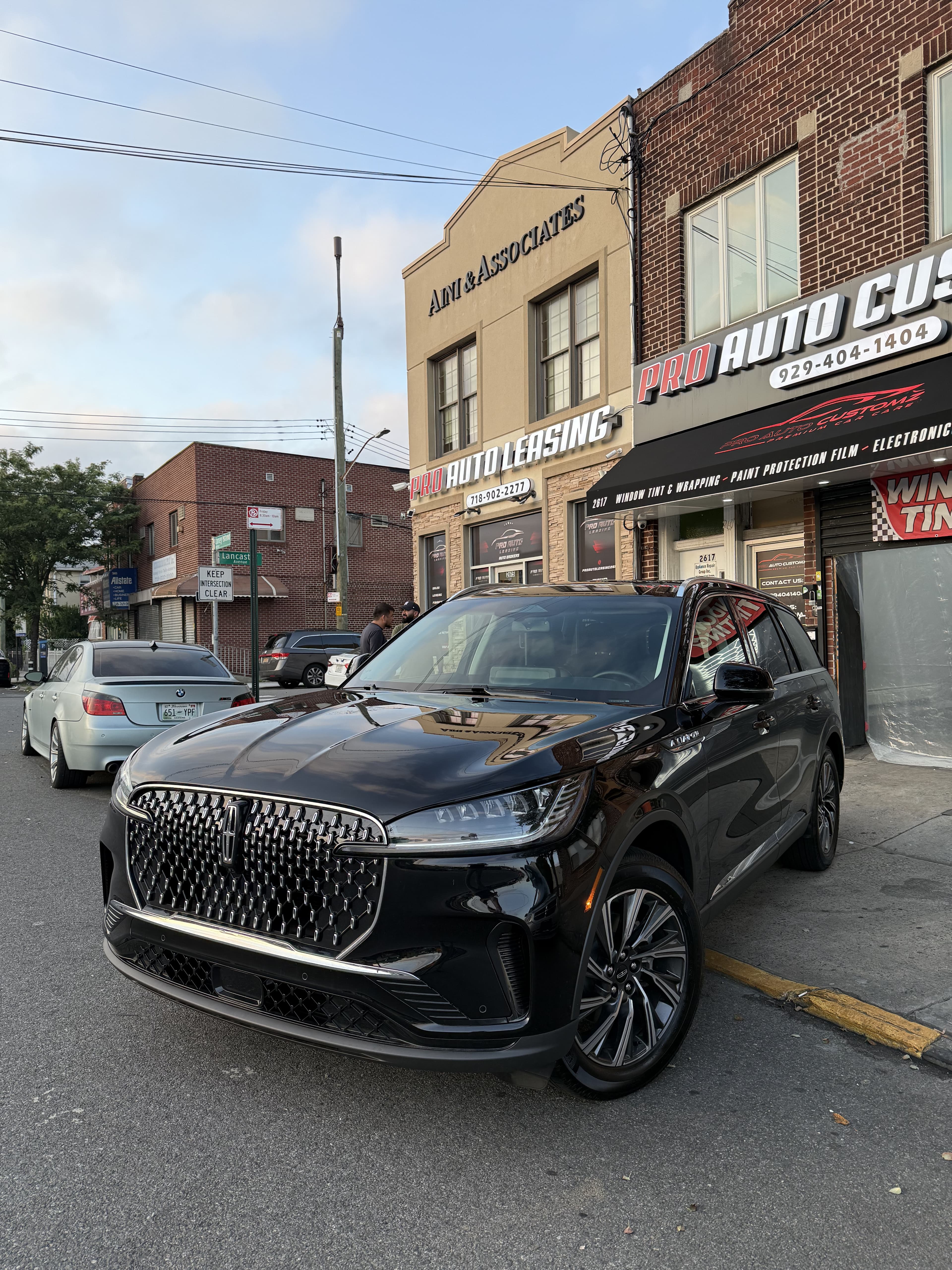 Lincoln Aviator - Thumbnail 2