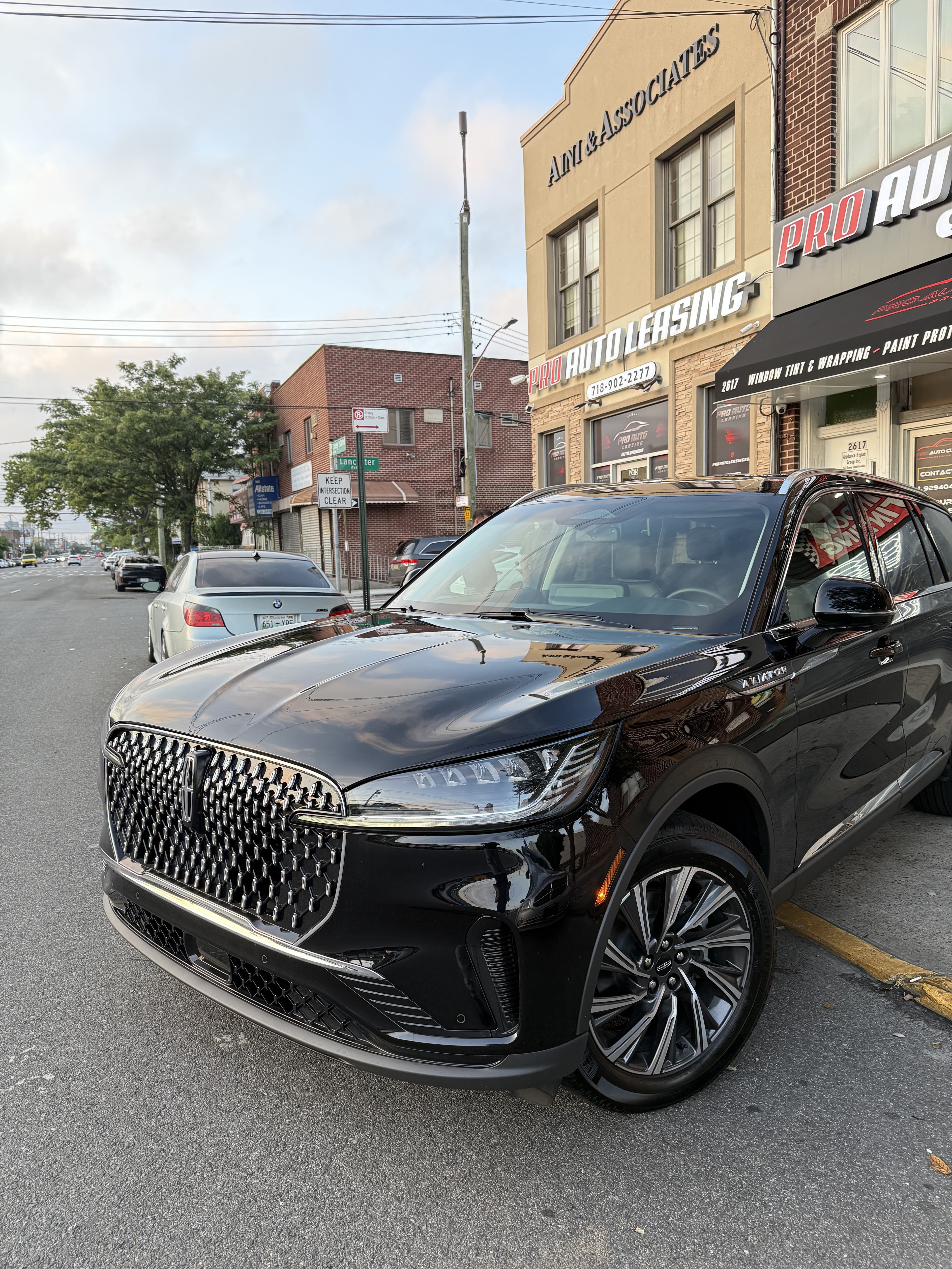 Lincoln Aviator - Thumbnail 3