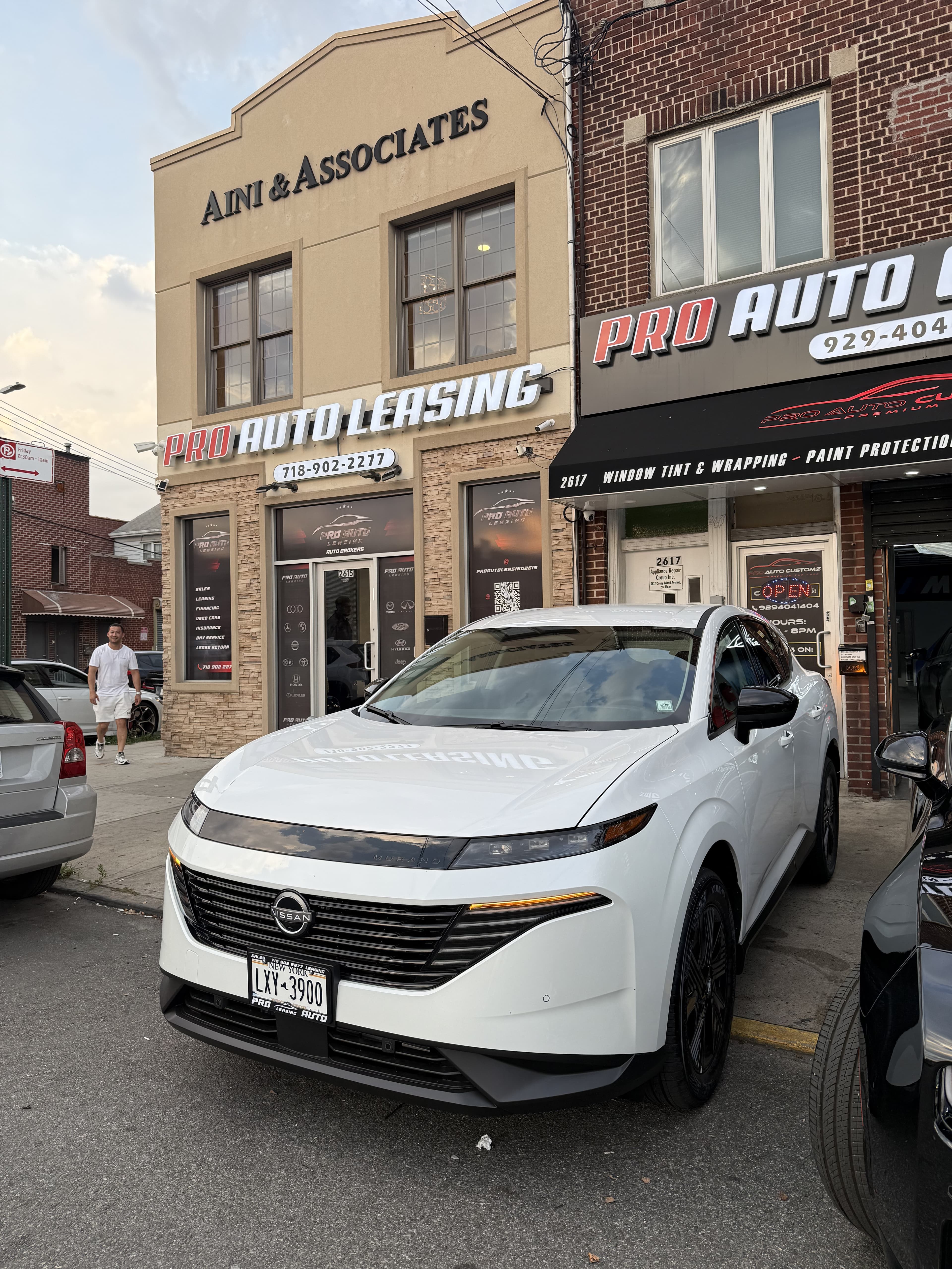 Nissan Murano Platinum - Thumbnail 2