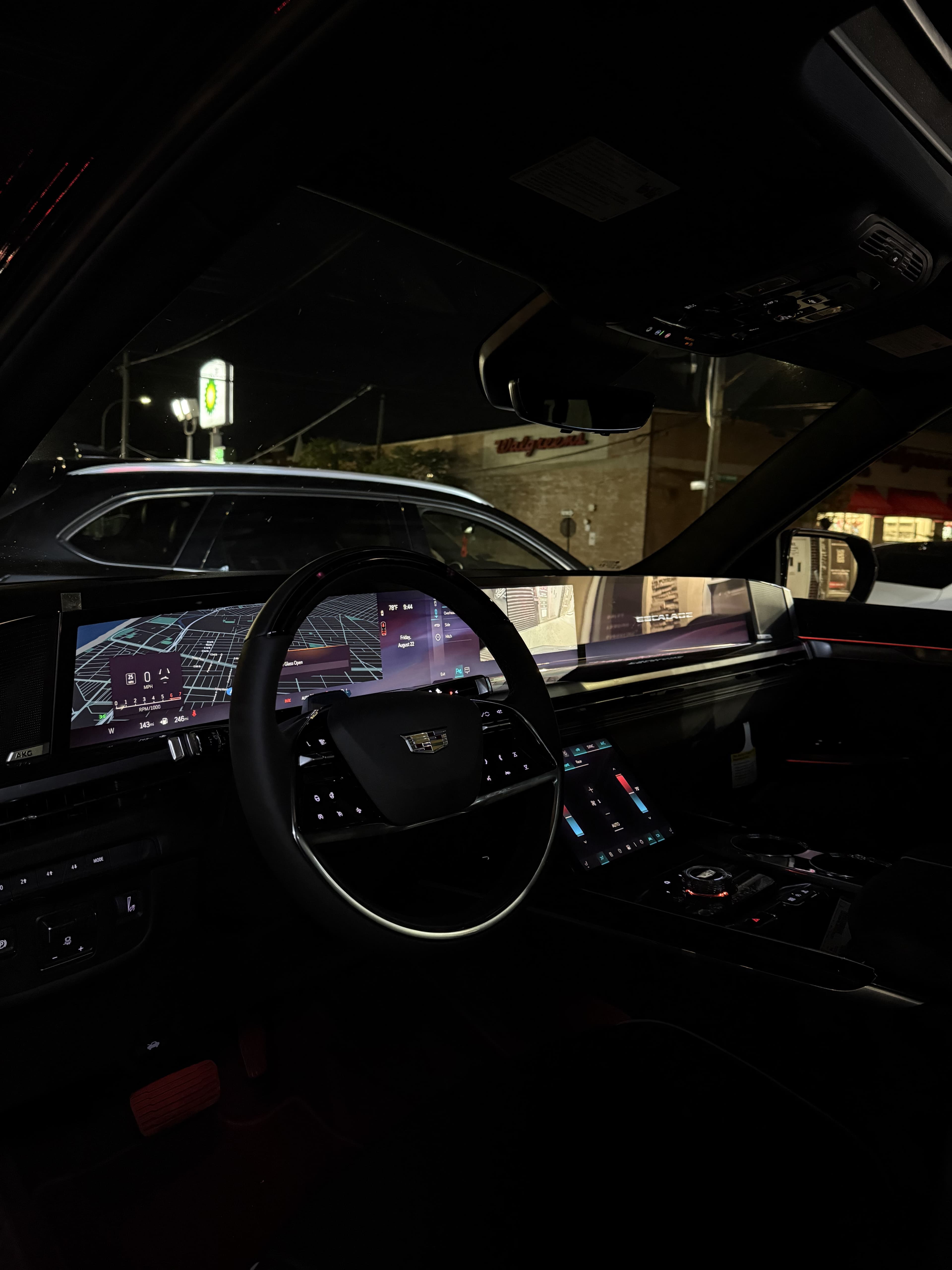 Cadillac Escalade ESV - Thumbnail 5