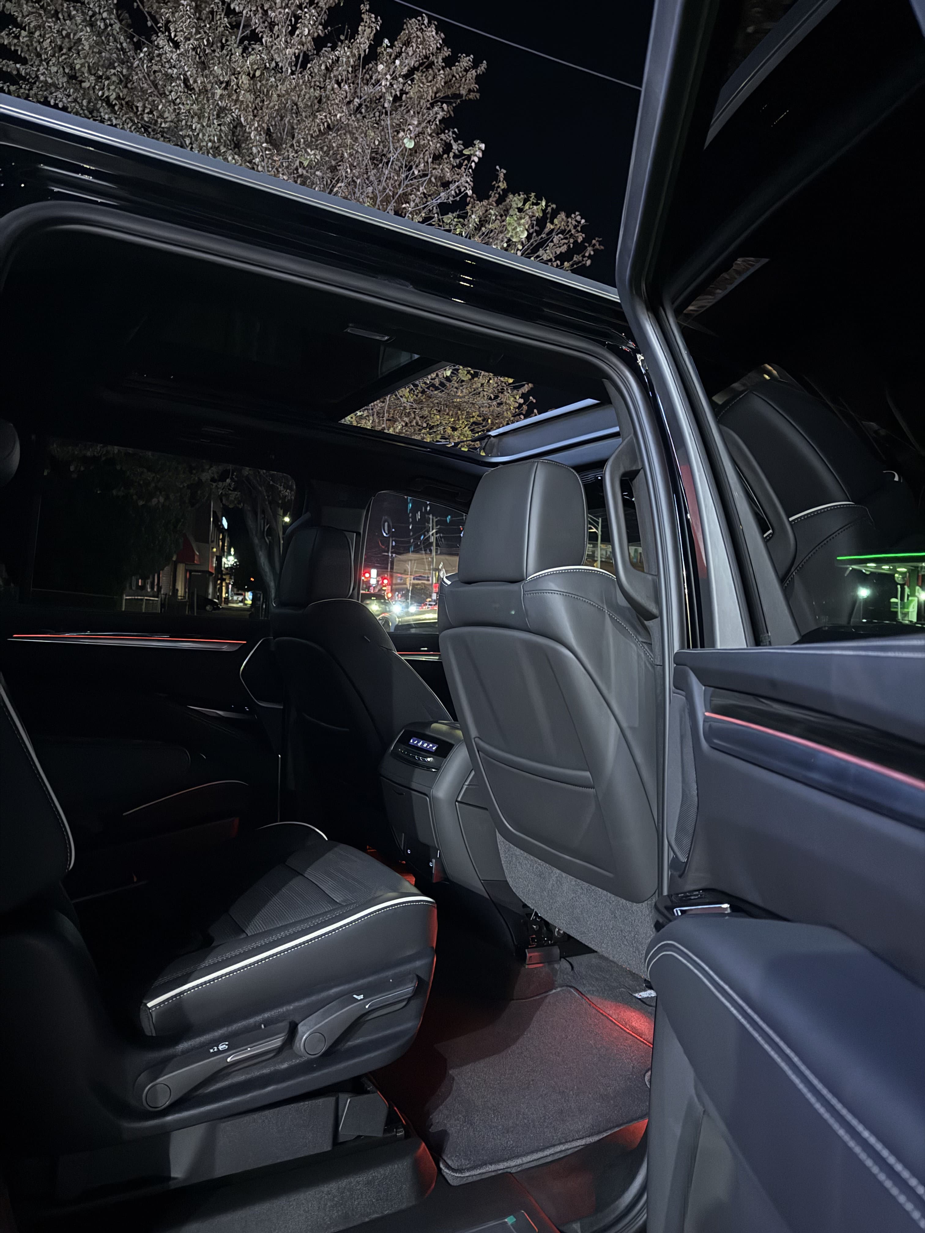 Cadillac Escalade ESV - Thumbnail 7