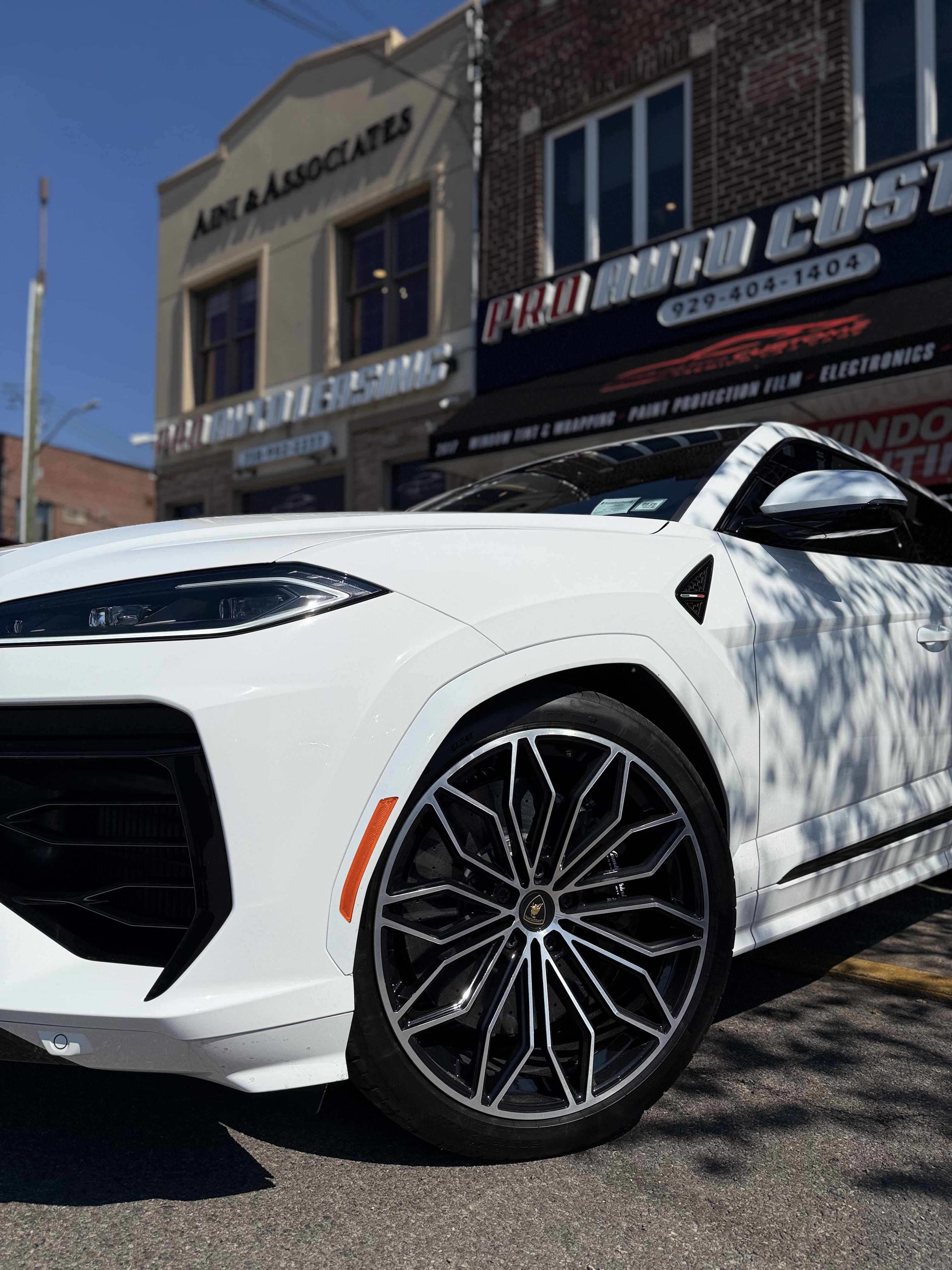 Lamborghini Urus SE - Thumbnail 2