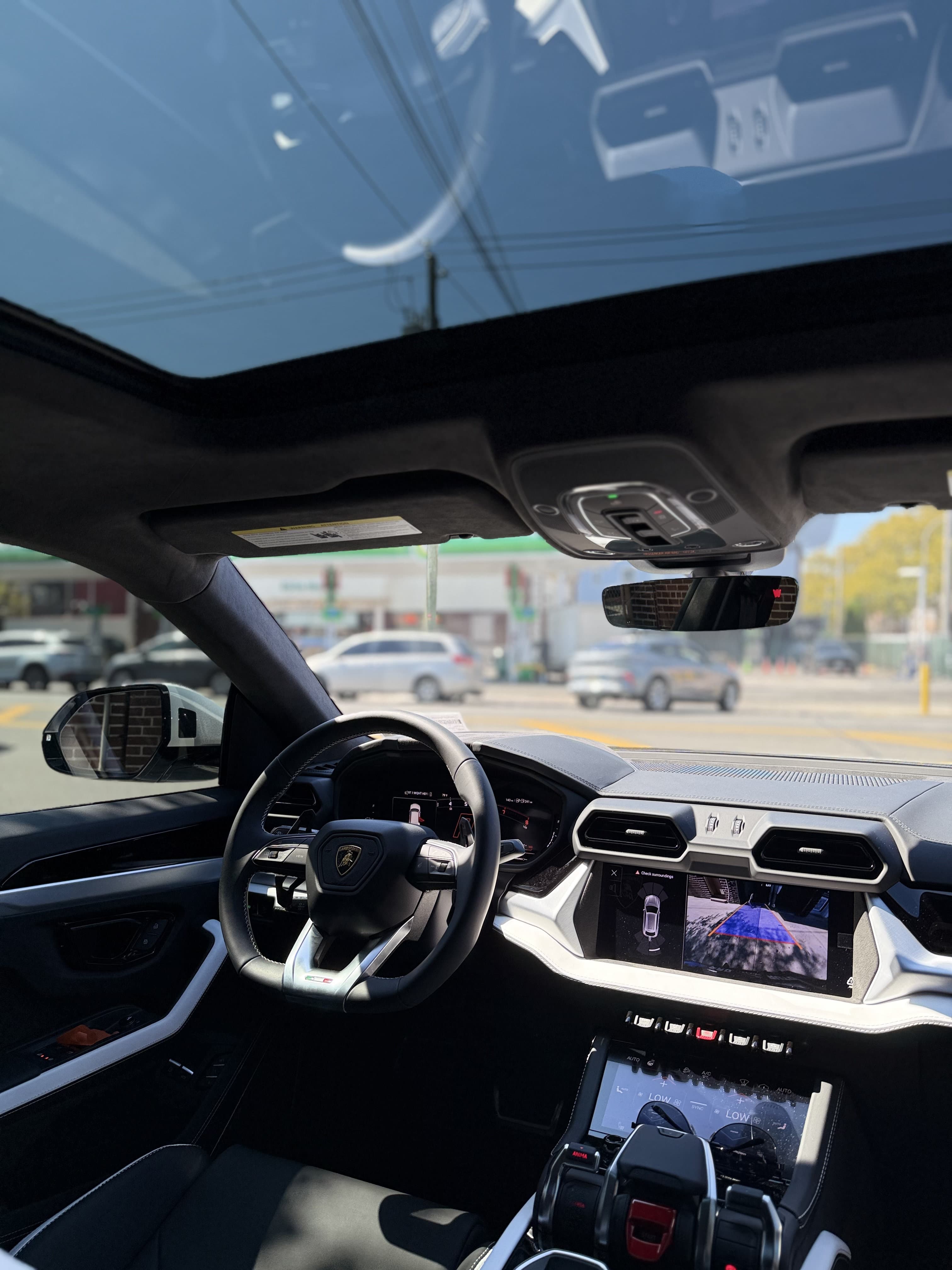 Lamborghini Urus SE - Thumbnail 3