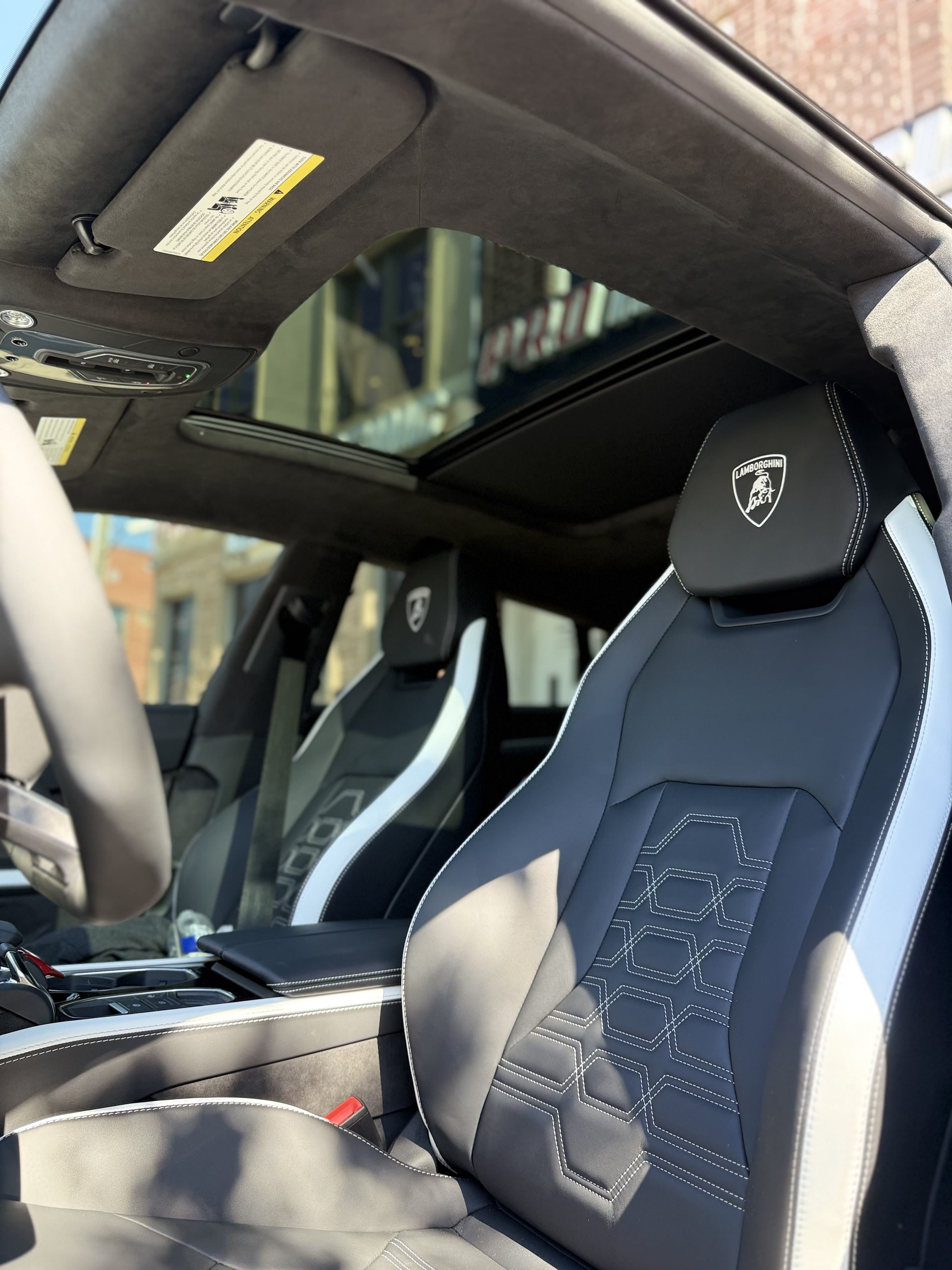 Lamborghini Urus SE - Thumbnail 4