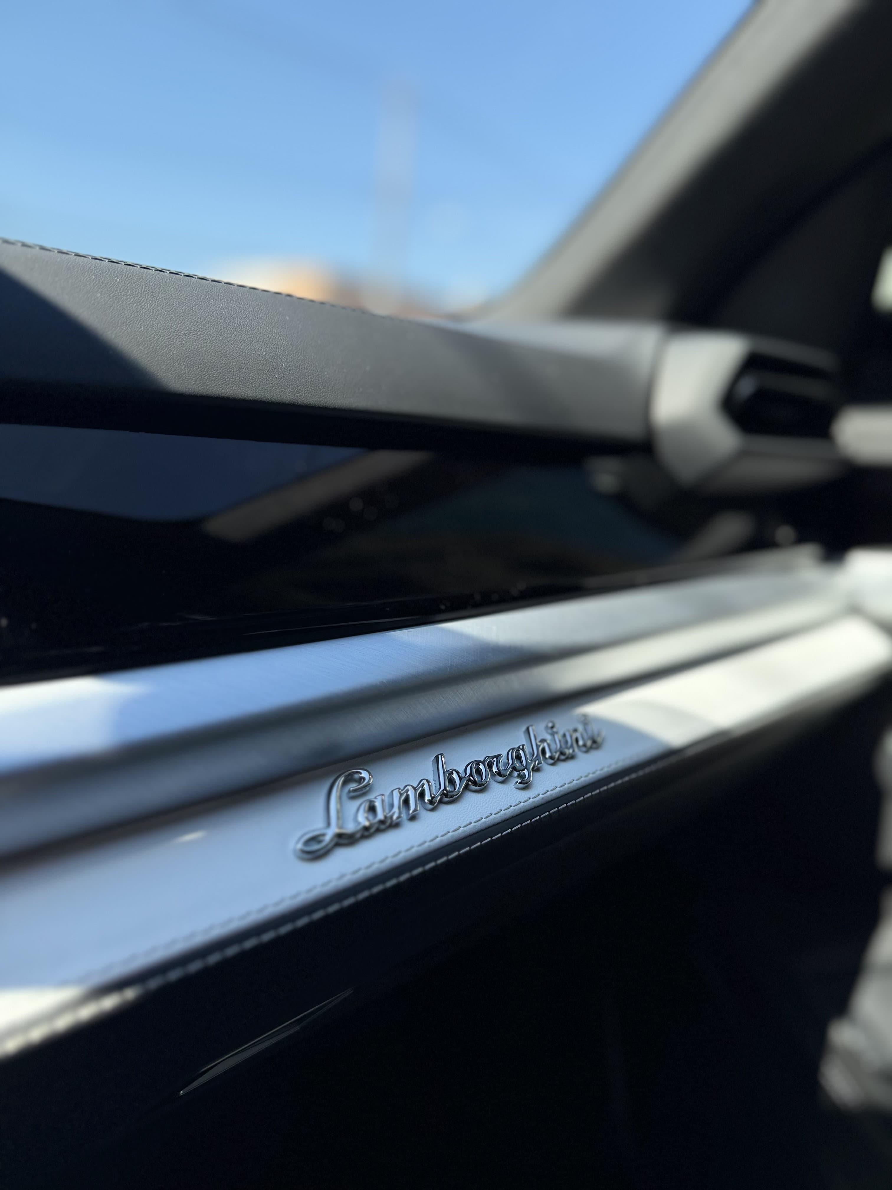 Lamborghini Urus SE - Thumbnail 5