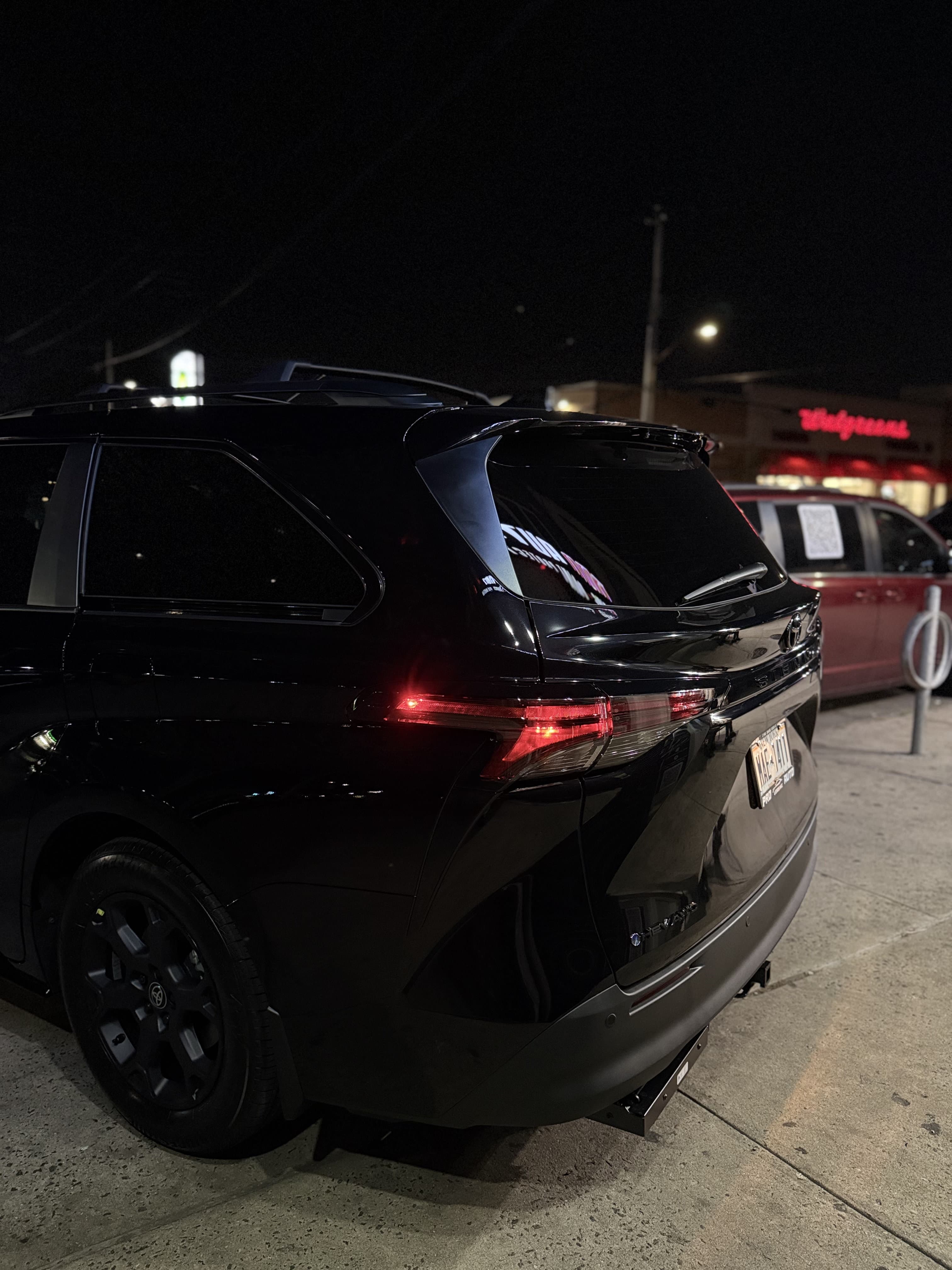 Toyota Sienna XLE - Thumbnail 25
