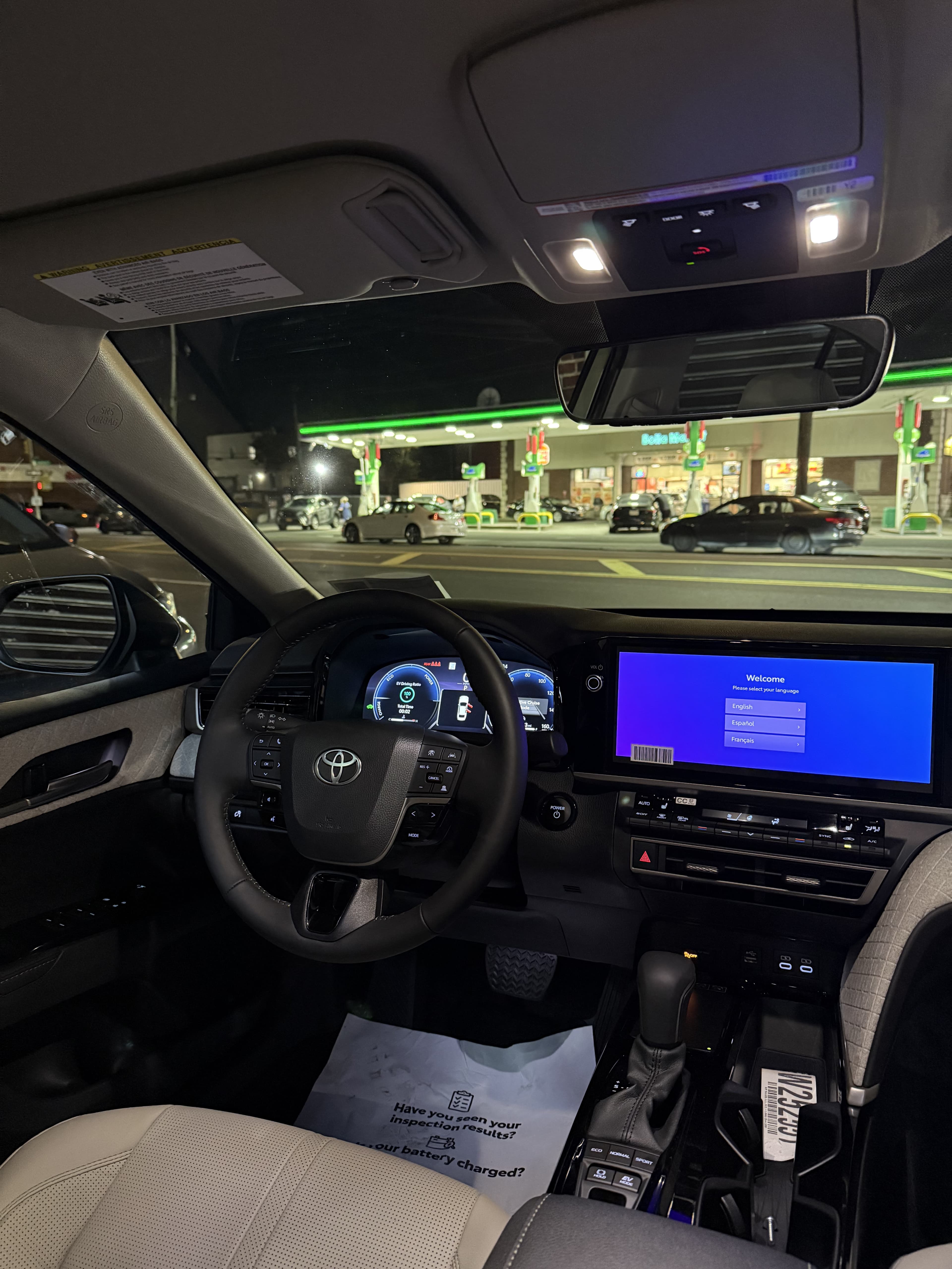 Toyota Camry SE - Thumbnail 12