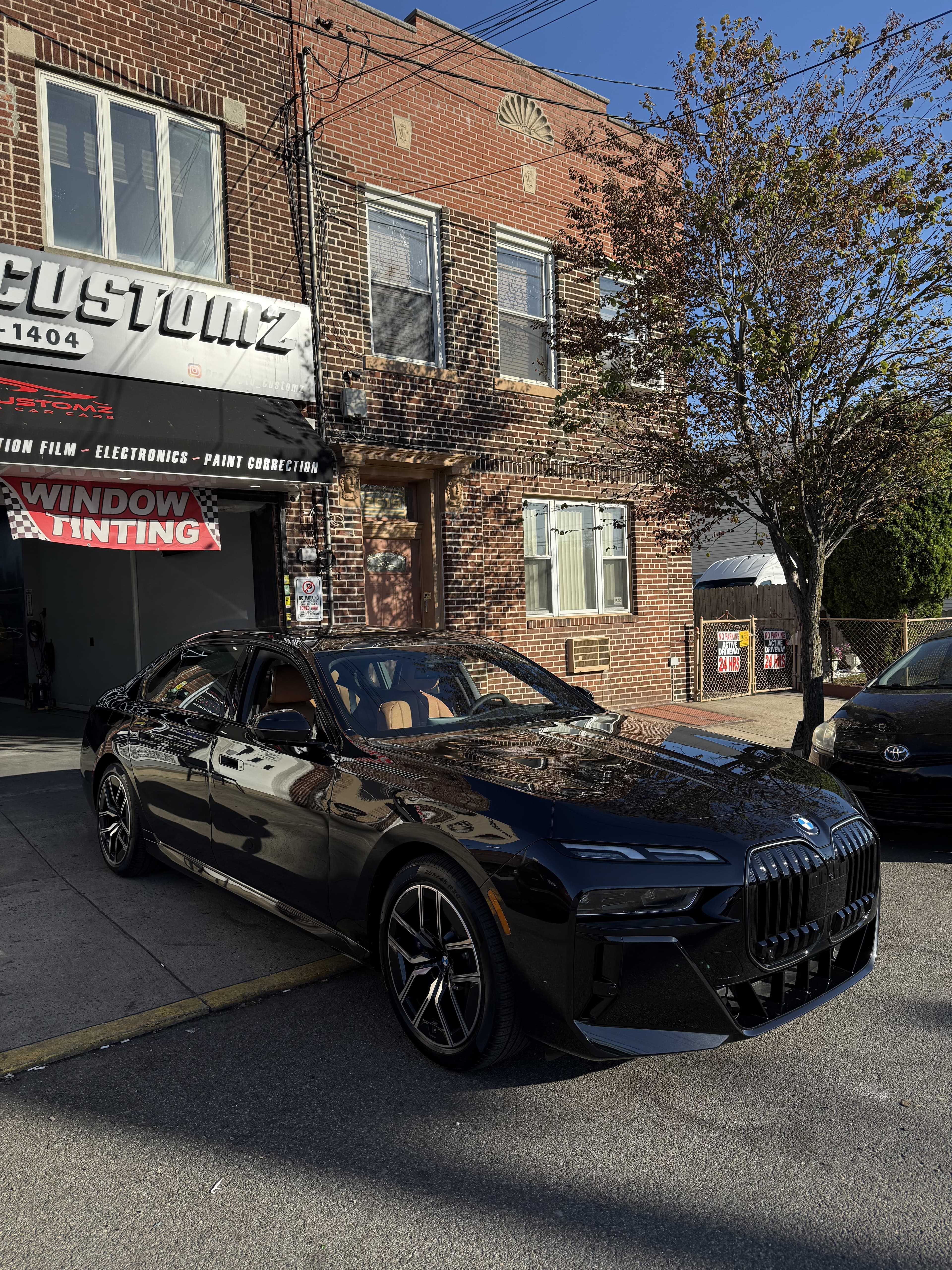 BMW 740i xDrive - Thumbnail 8