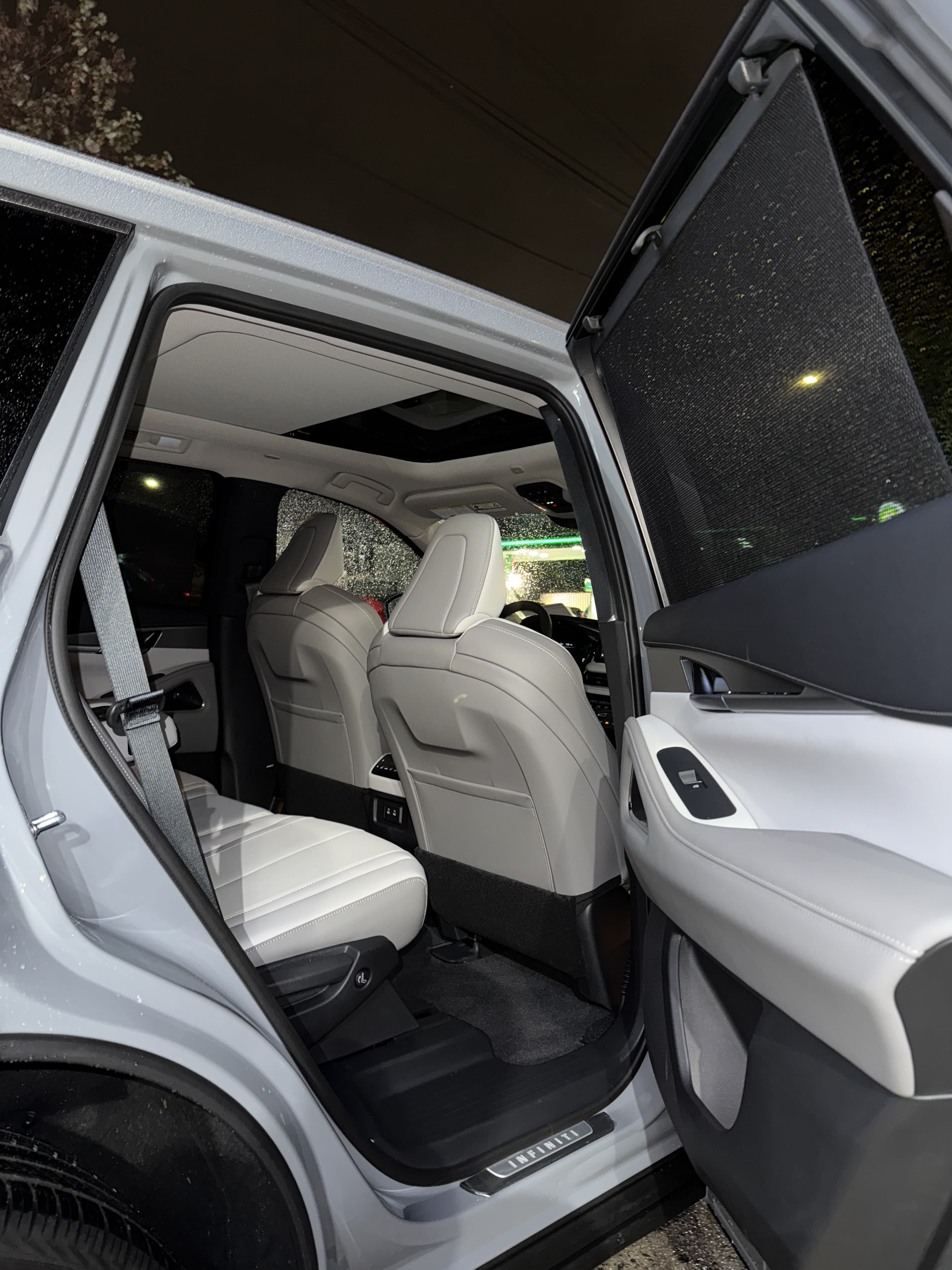 Infiniti QX60 Luxe - Thumbnail 7
