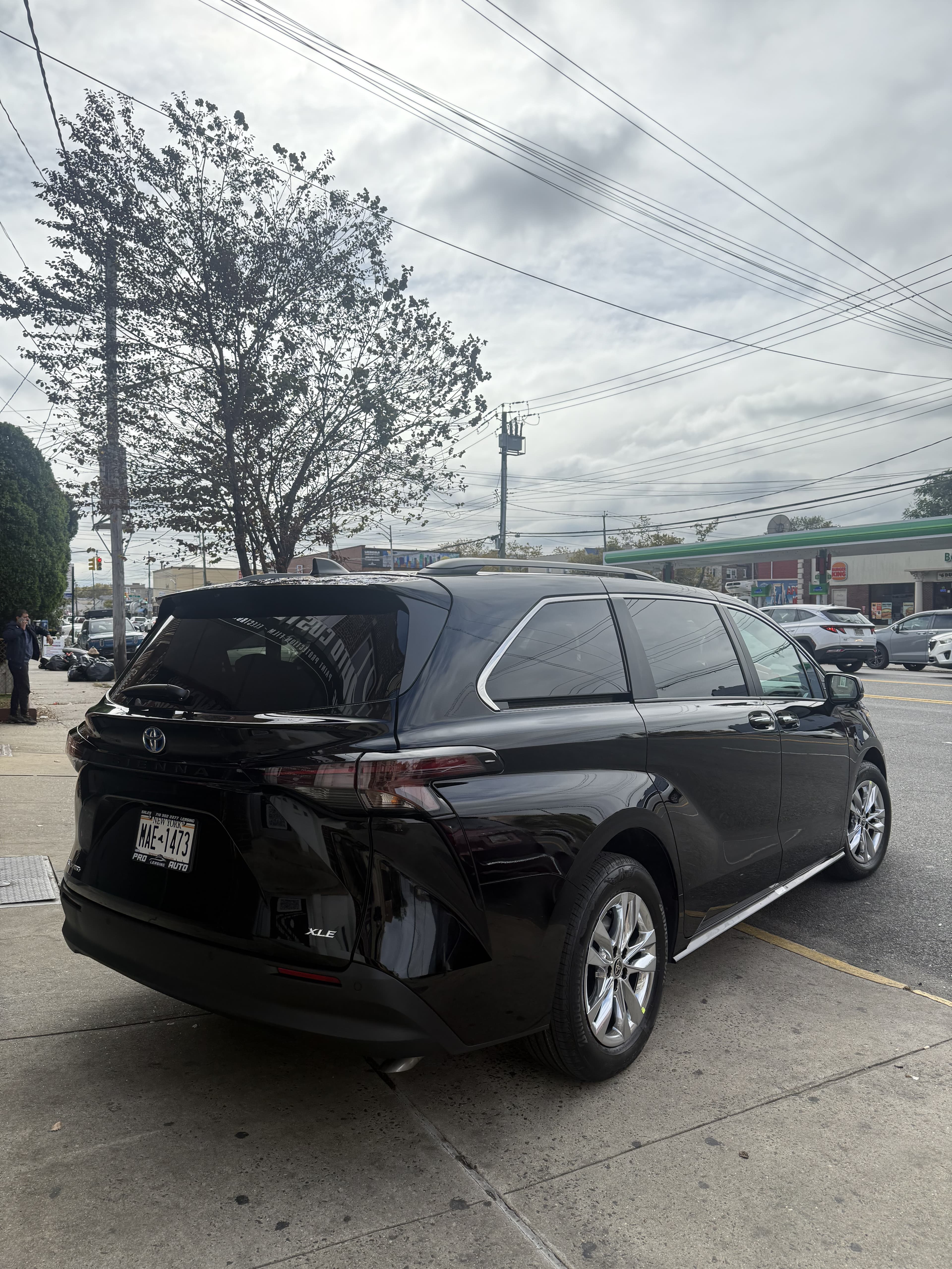 Toyota Sienna XLE - Thumbnail 16