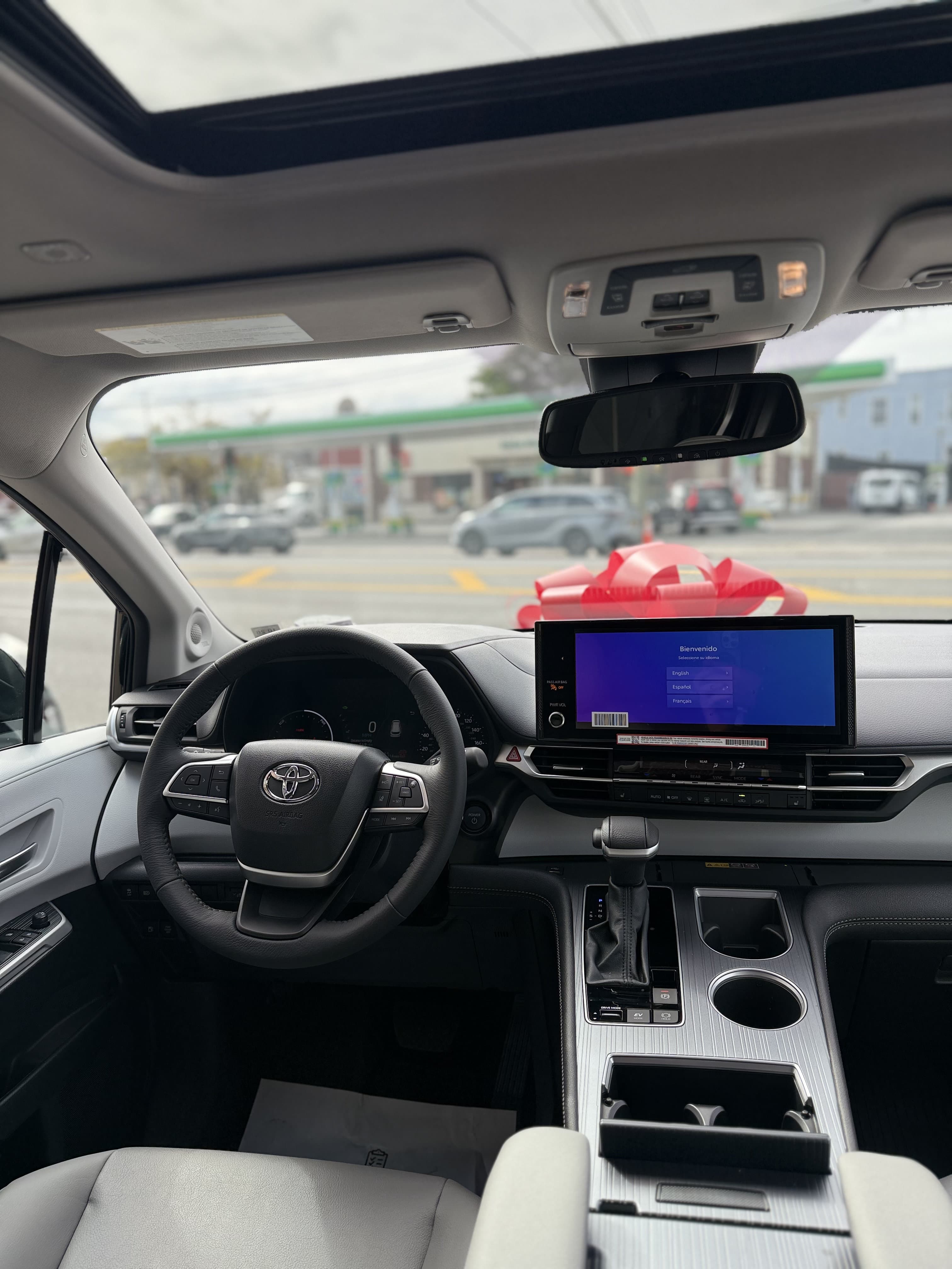 Toyota Sienna XLE - Thumbnail 14