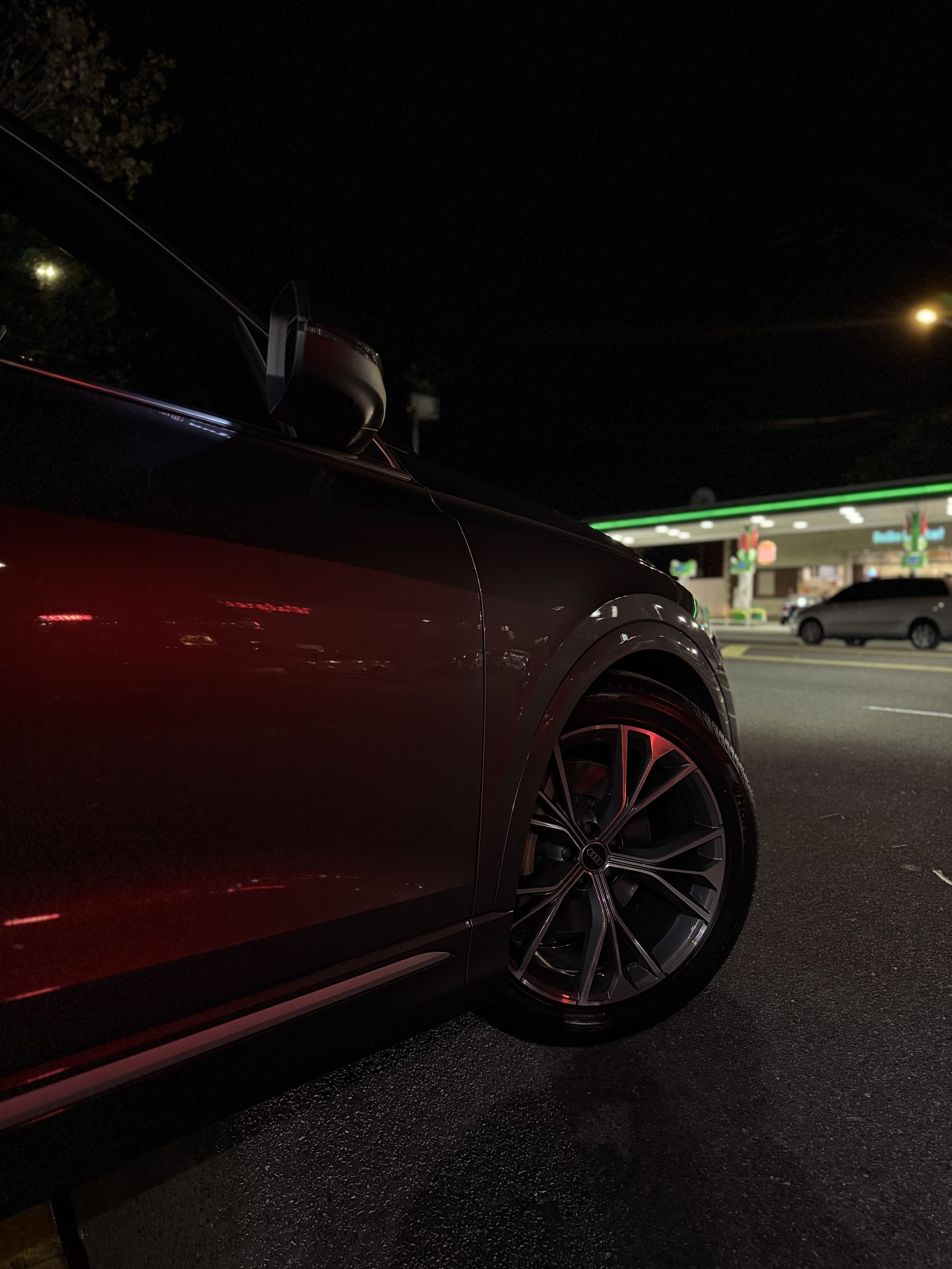 Audi Q8 Premium Plus - Thumbnail 8