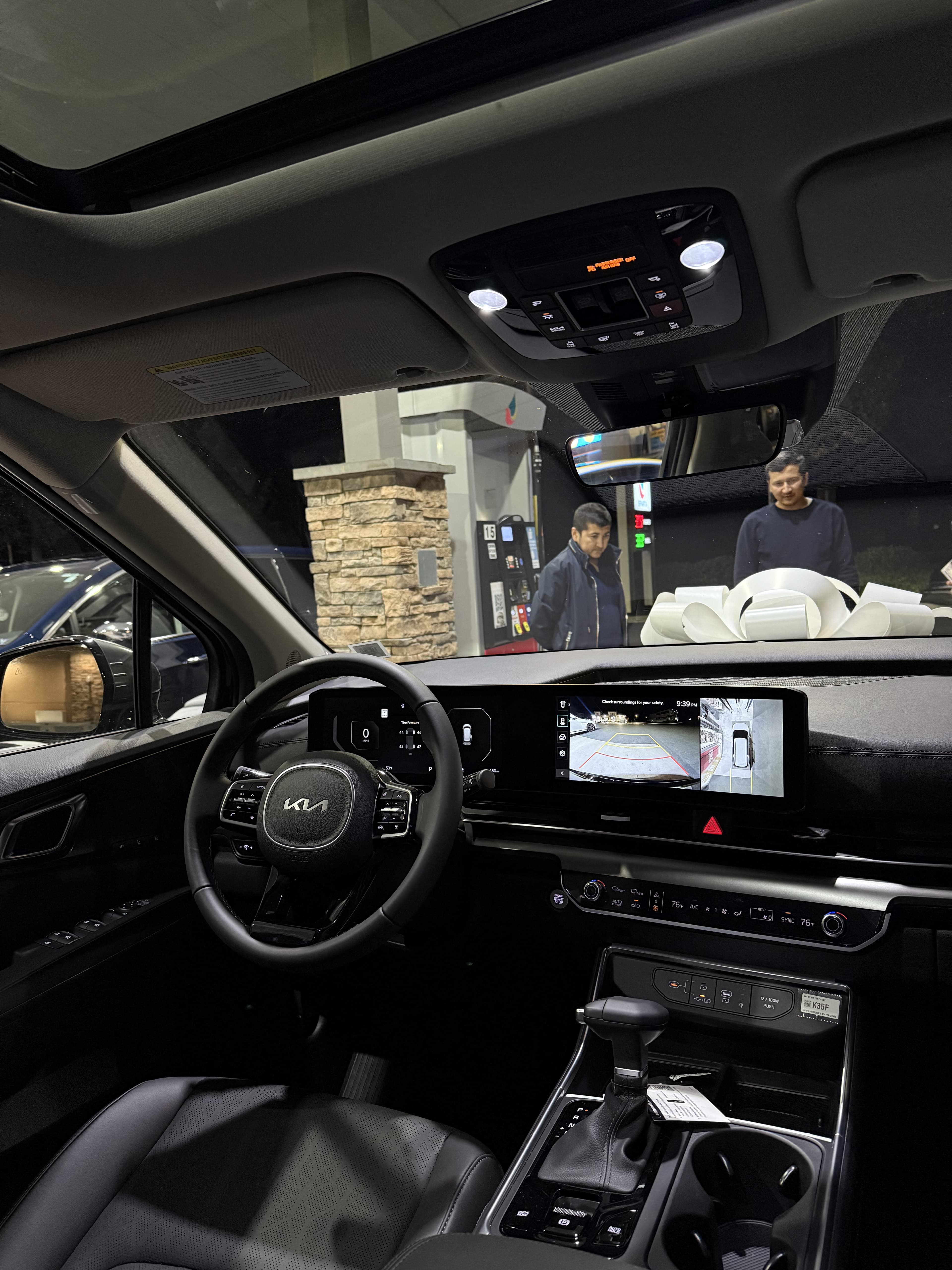 Kia Carnival SX Prestige - Thumbnail 3