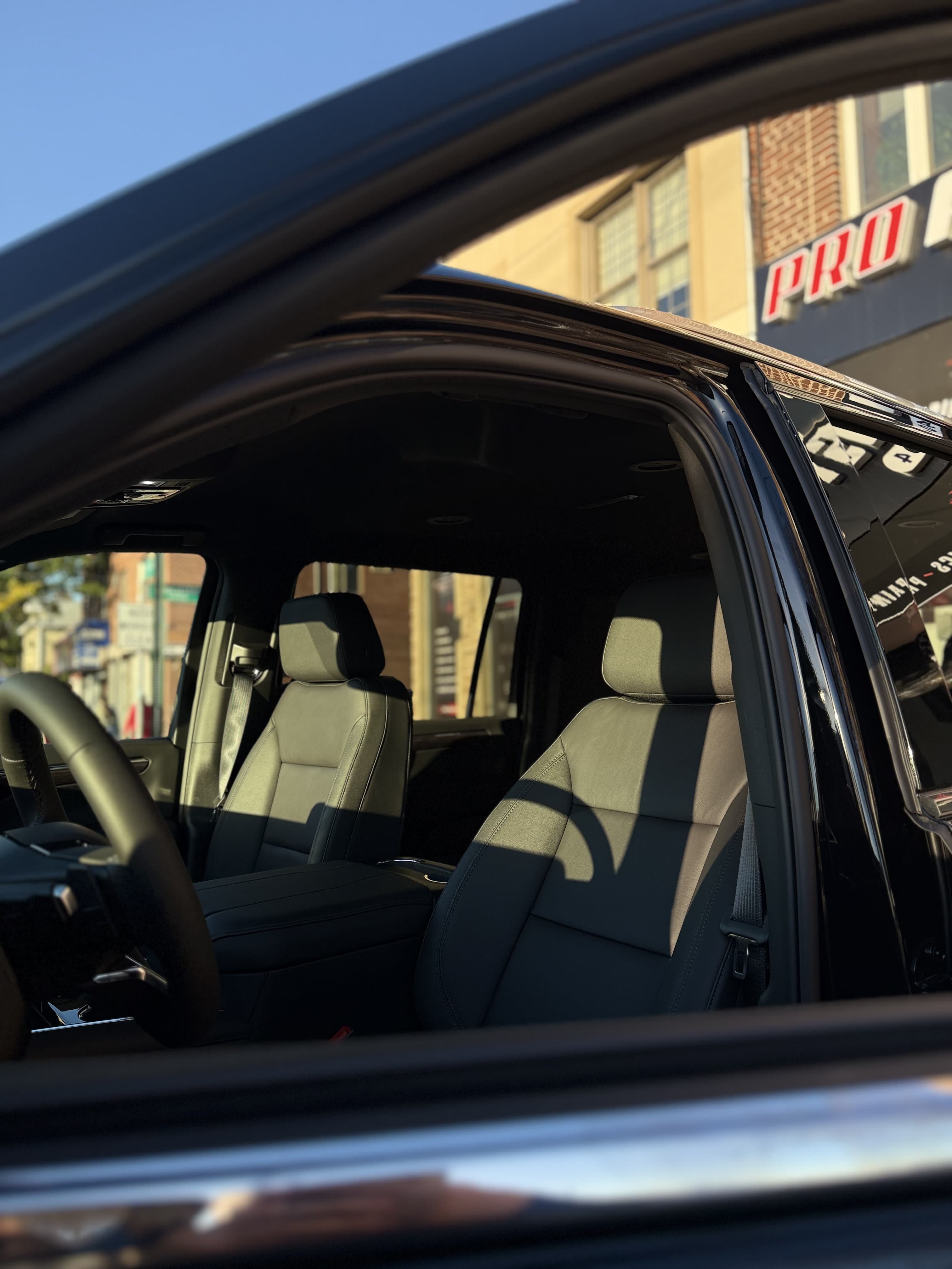 Chevrolet Suburban High Country - Thumbnail 10