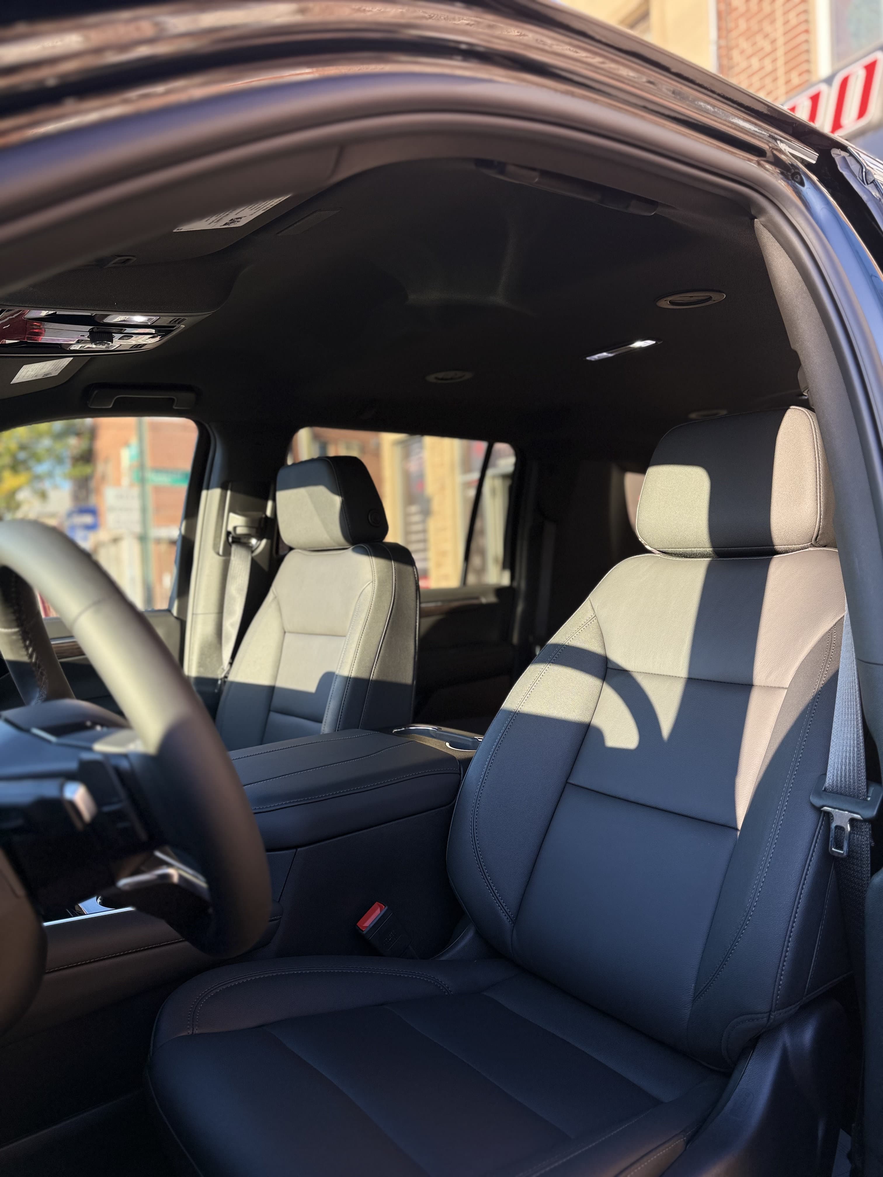 Chevrolet Suburban High Country - Thumbnail 11