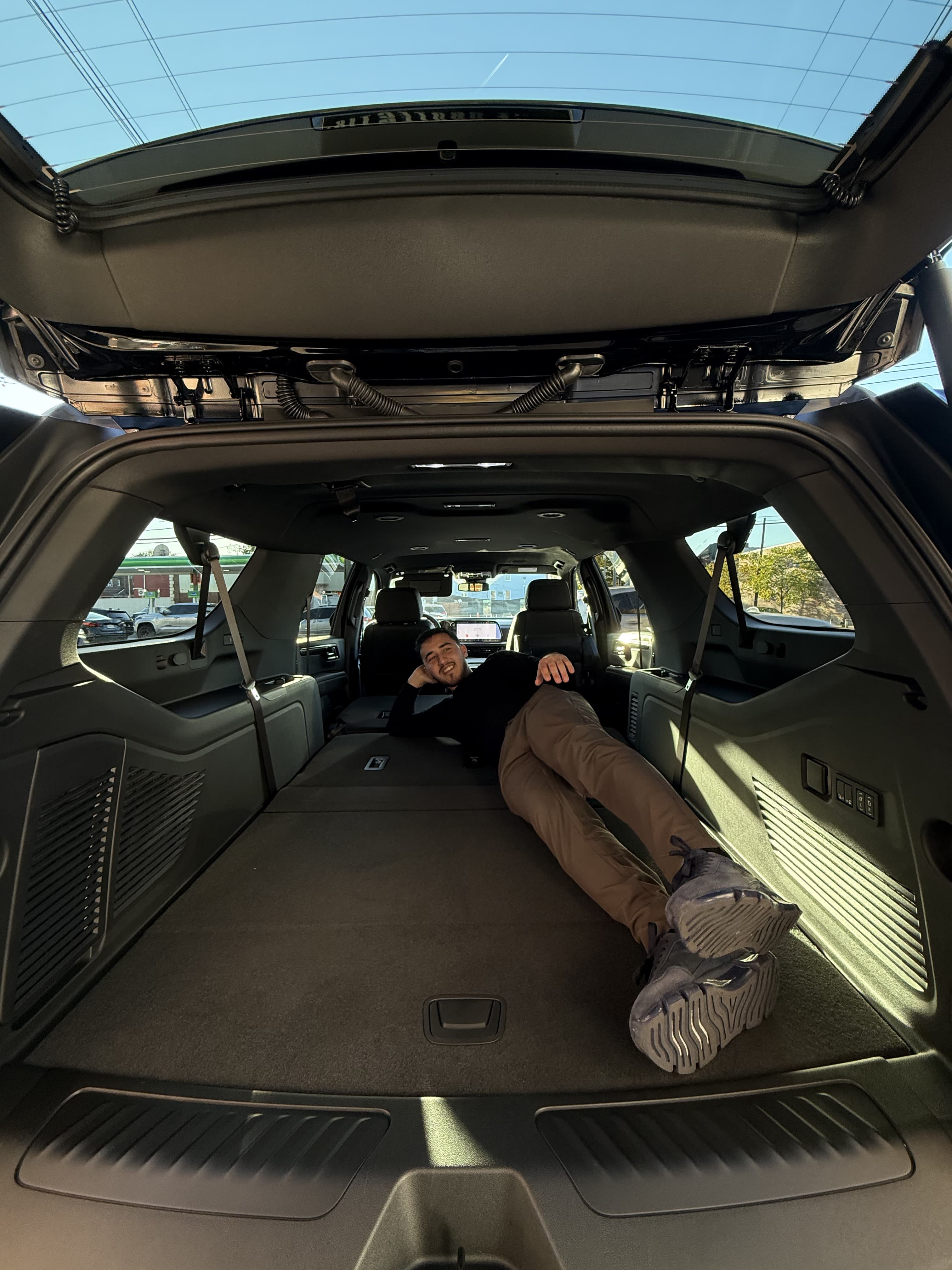 Chevrolet Suburban High Country - Thumbnail 12