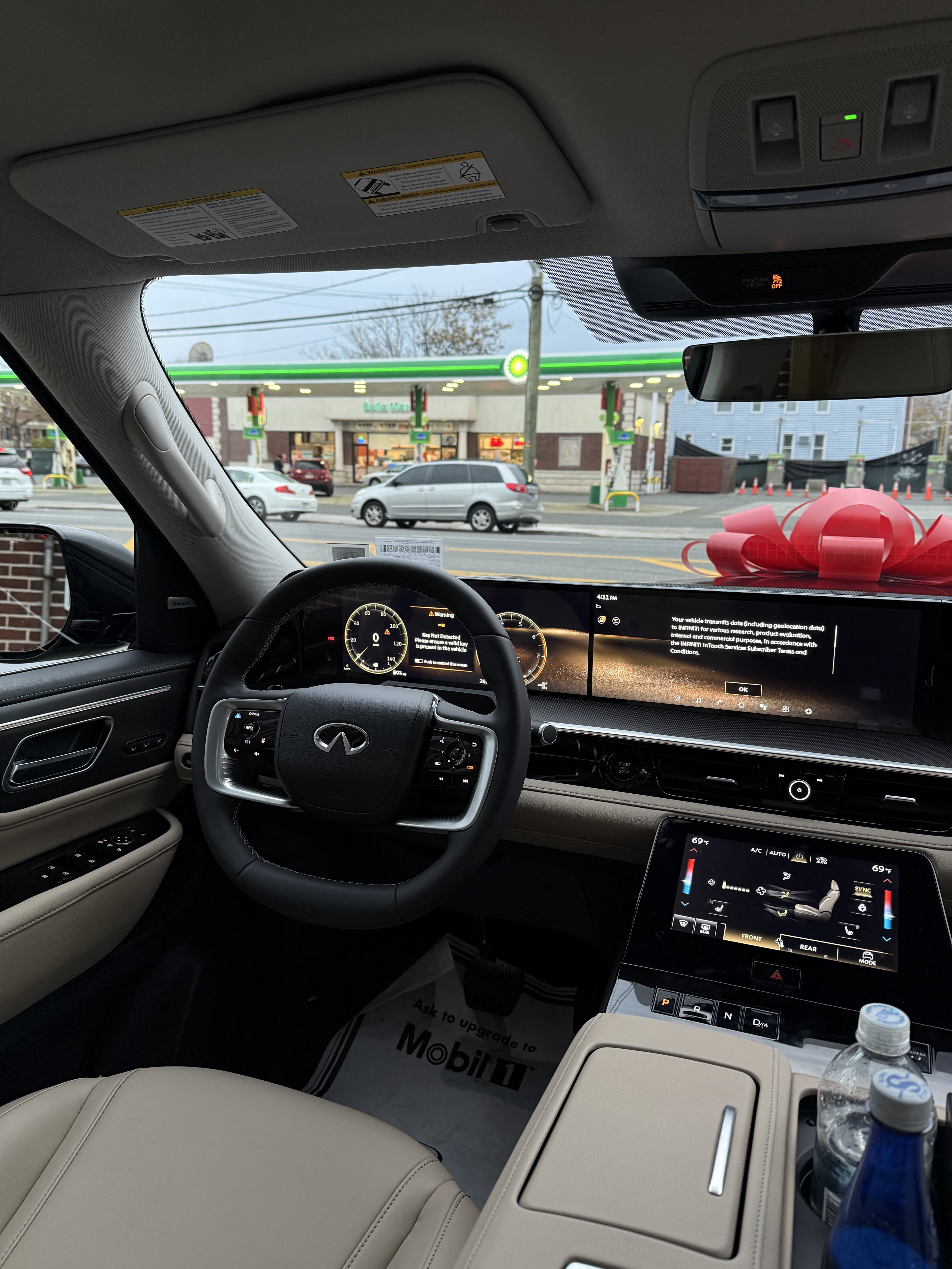 Infiniti QX80 - Thumbnail 16