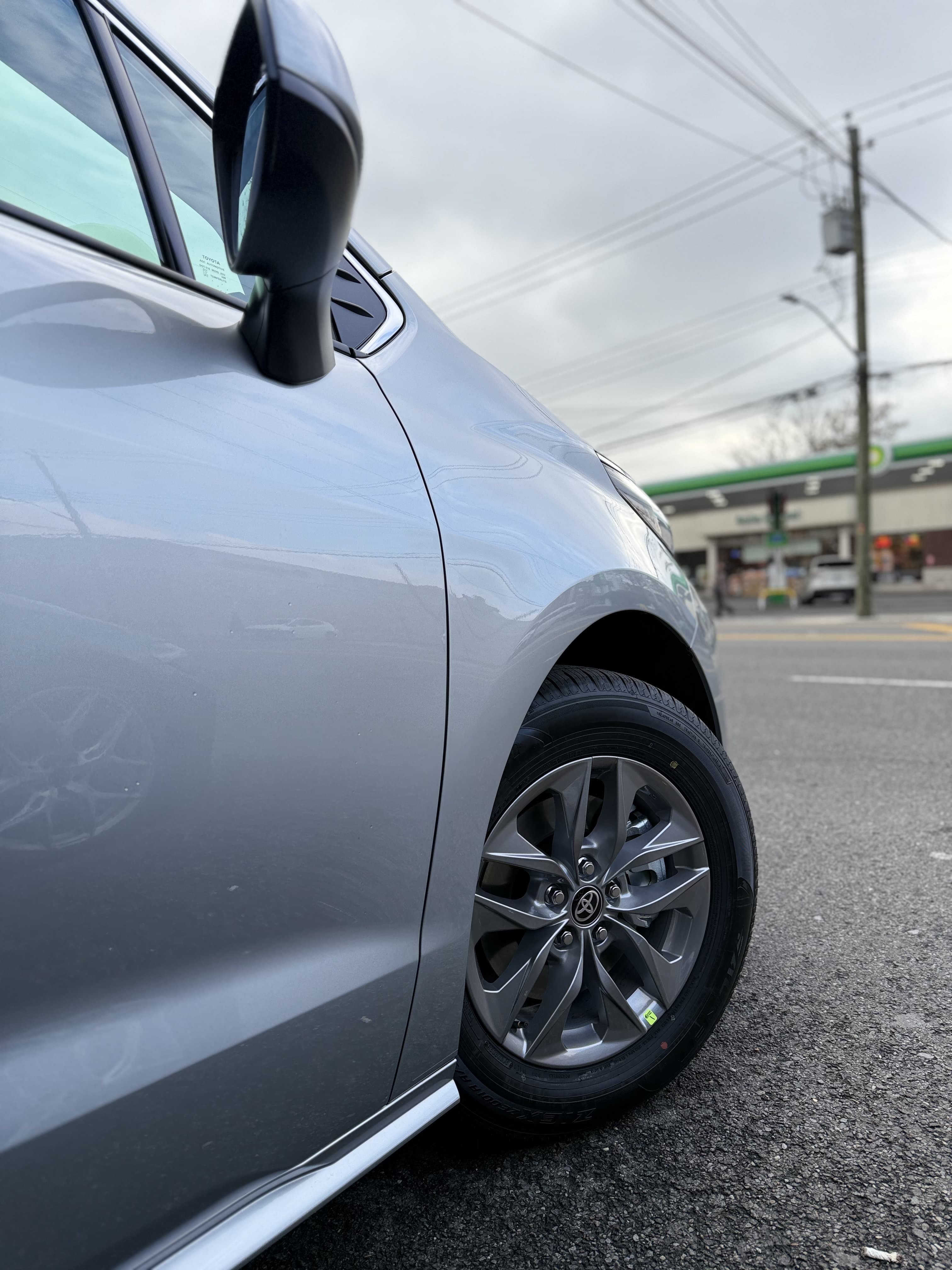 Toyota Sienna XLE - Thumbnail 7