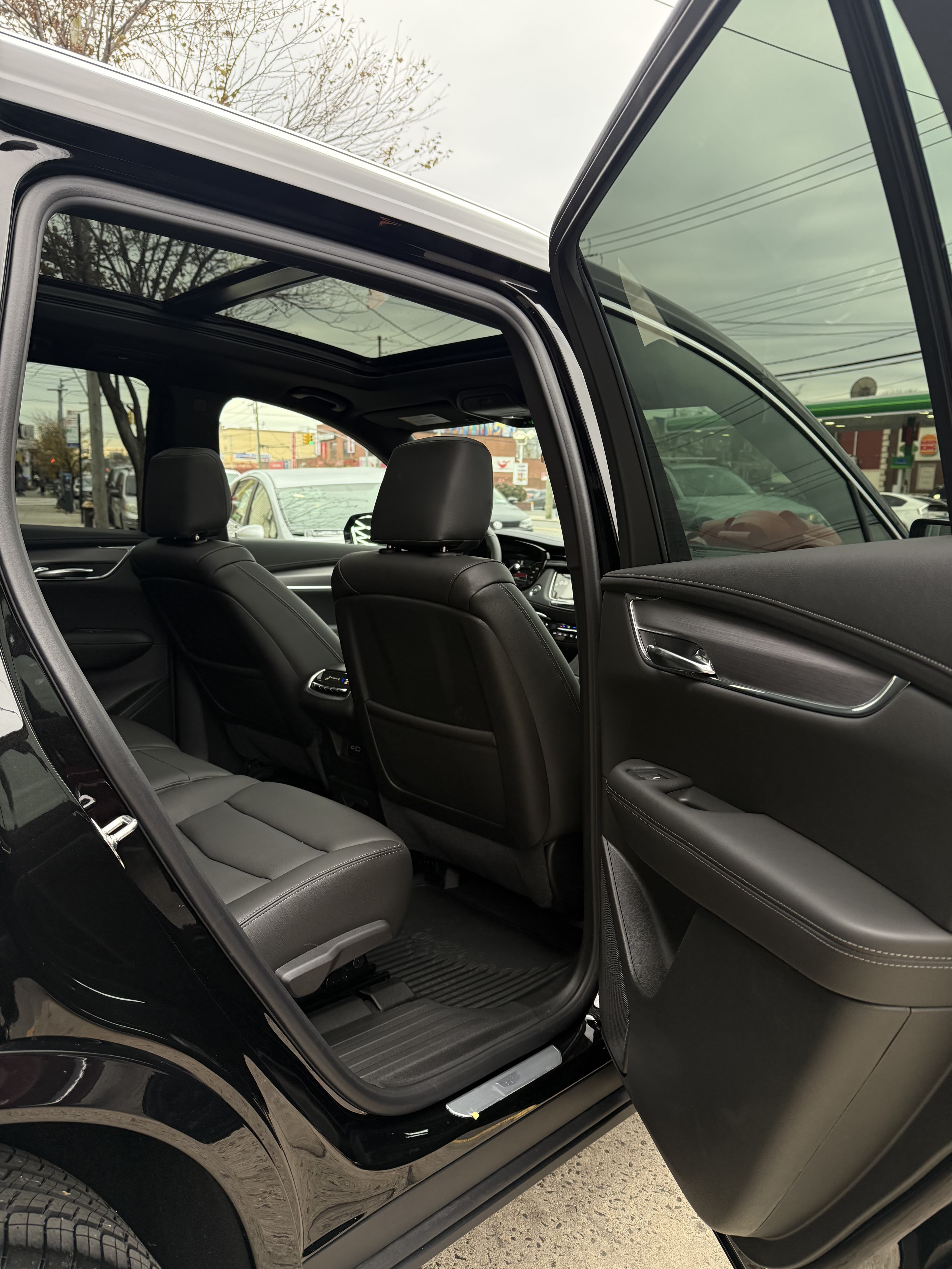 Cadillac XT6 Premium Luxury - Thumbnail 3