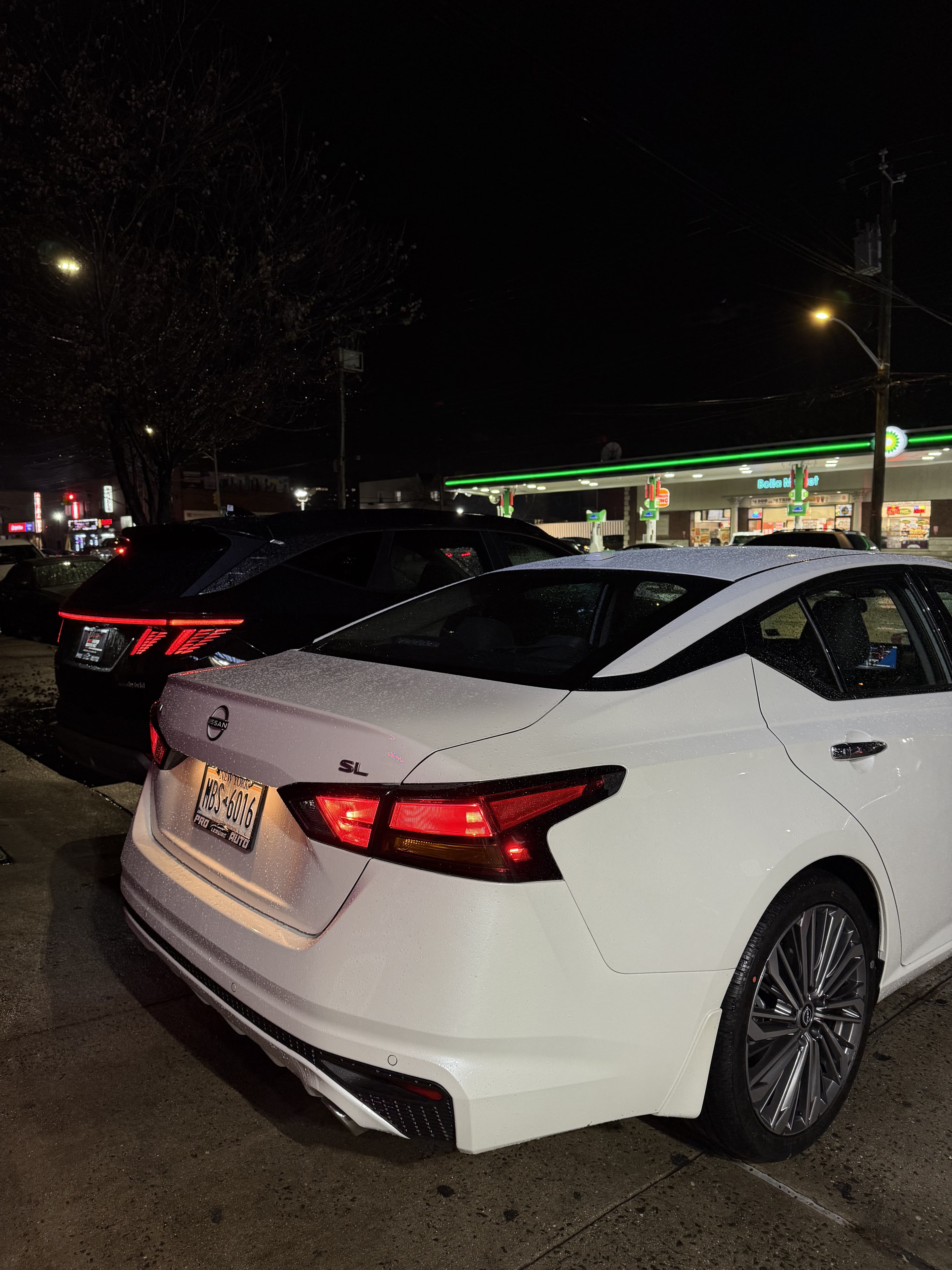 Nissan Altima SV - Thumbnail 3