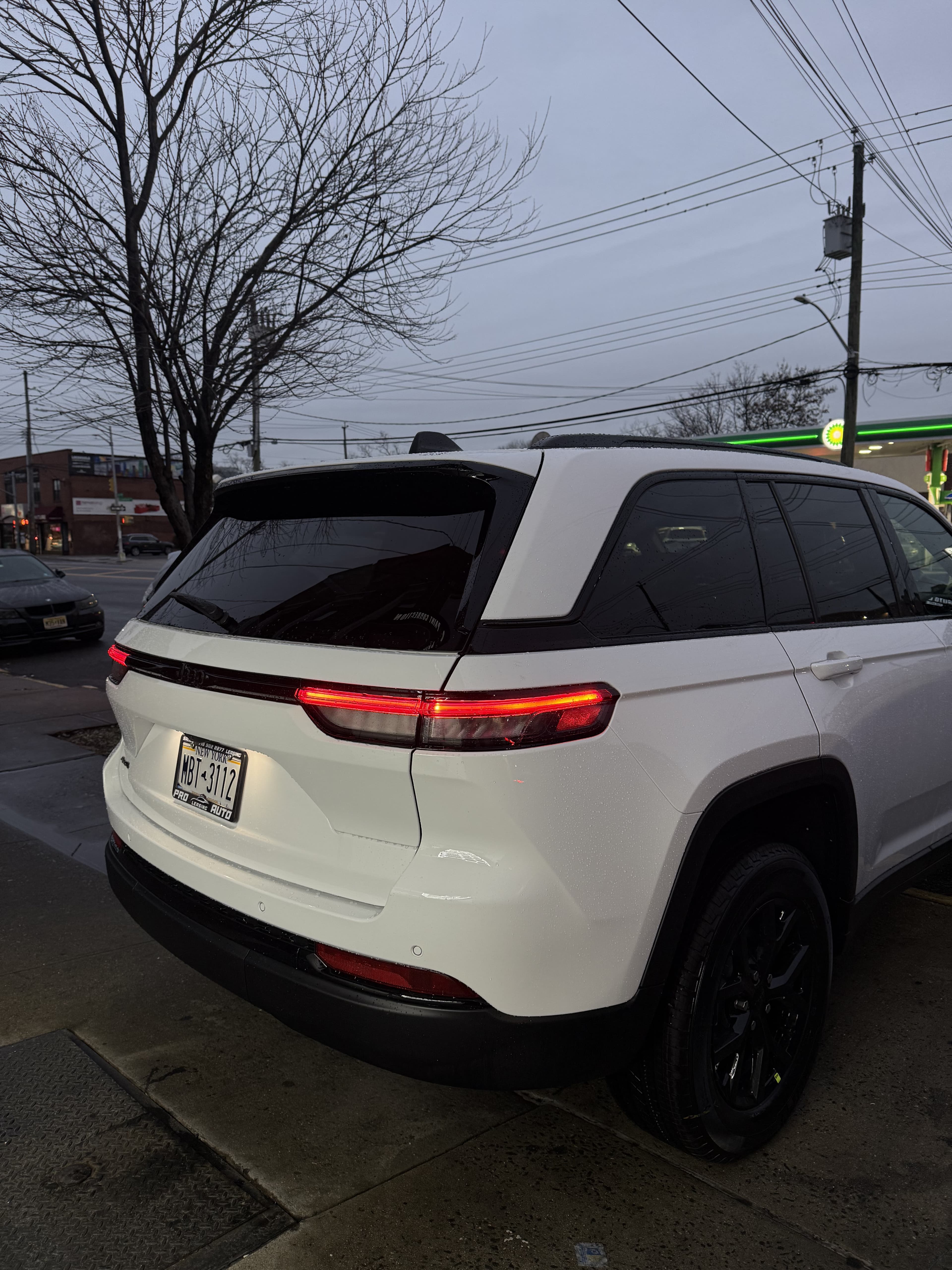 Jeep Grand Cherokee Laredo - Thumbnail 6