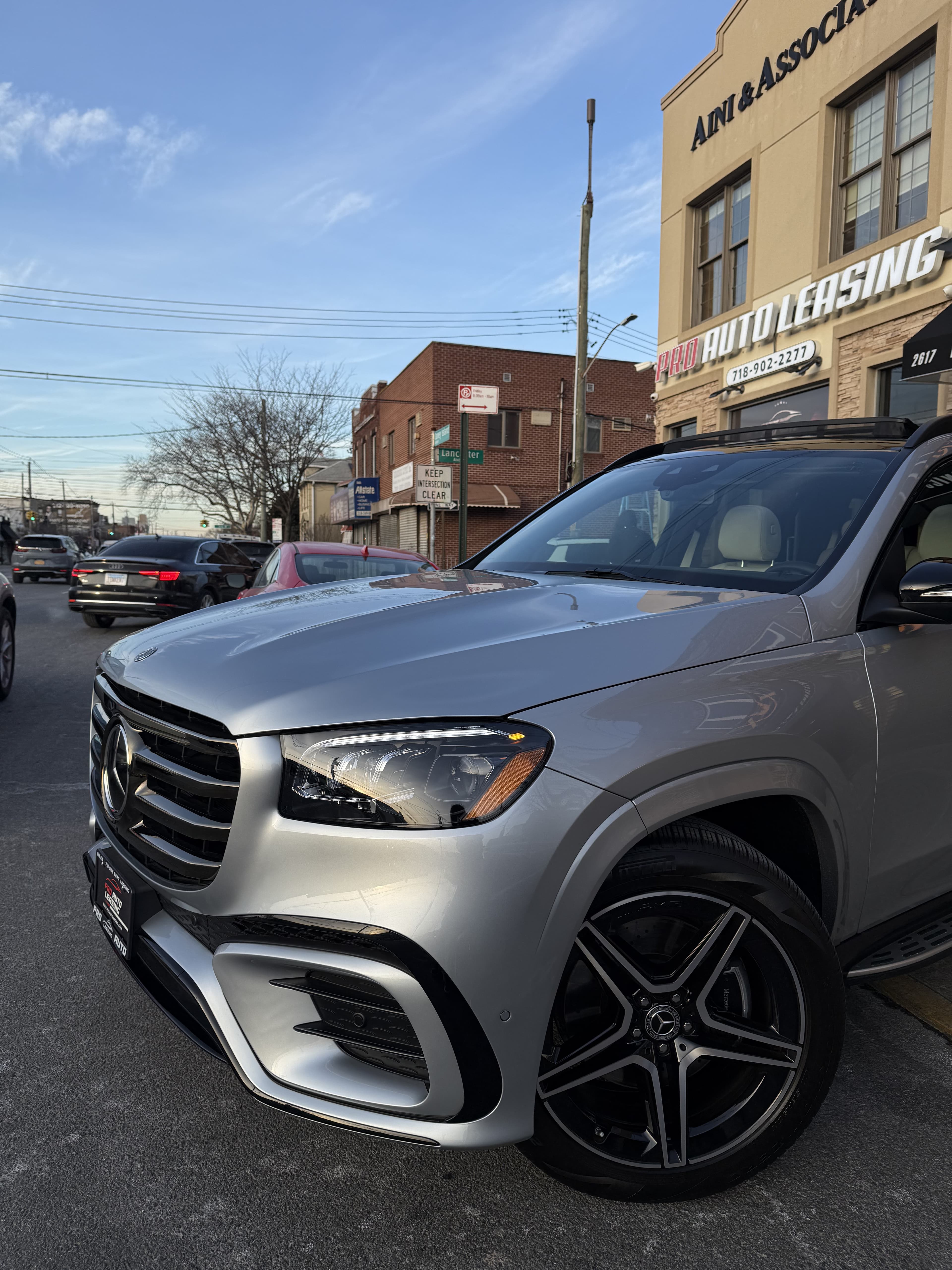 Mercedes-Benz GLS 450 4MATIC - Thumbnail 2