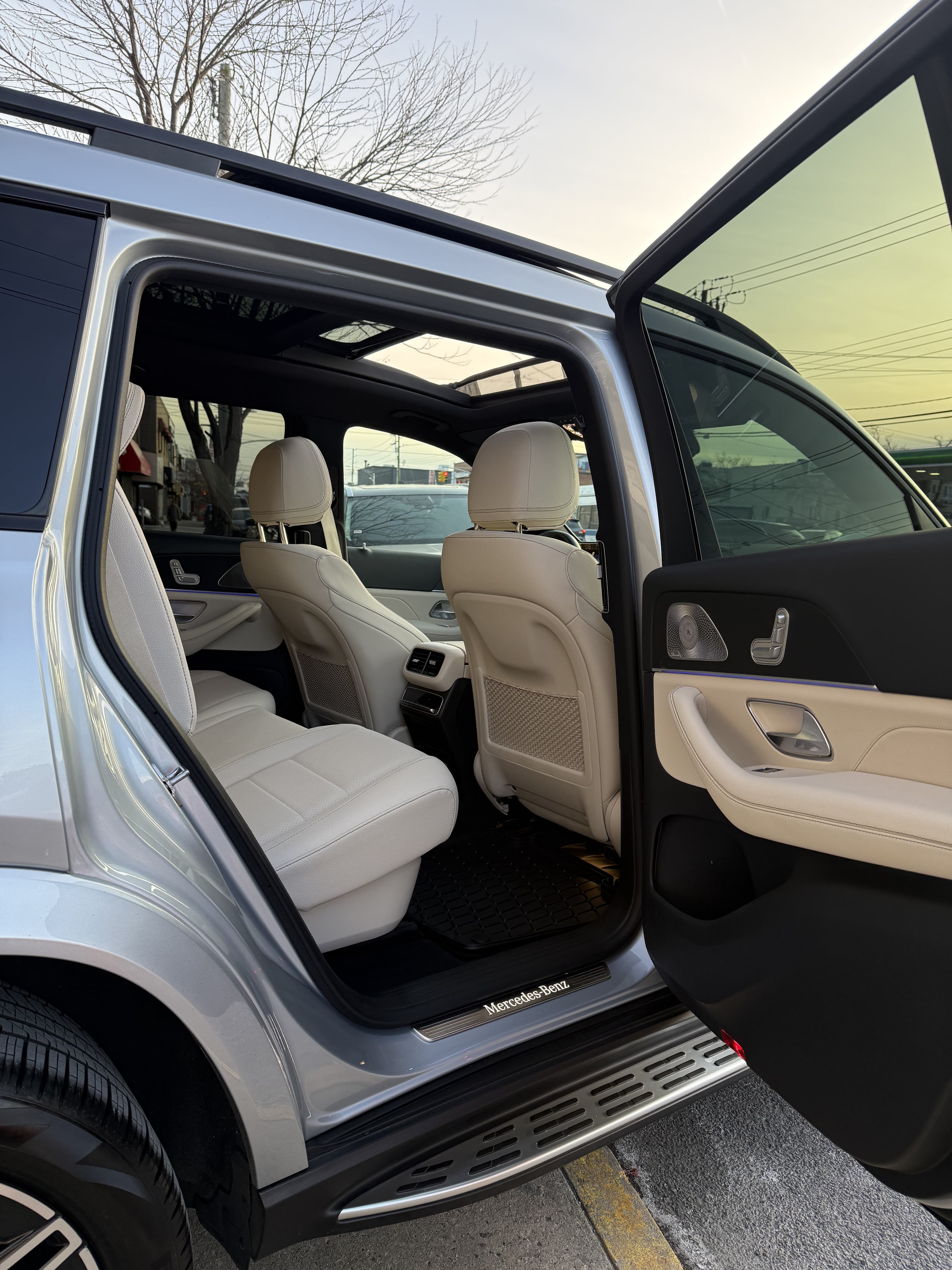Mercedes-Benz GLS 450 4MATIC - Thumbnail 4