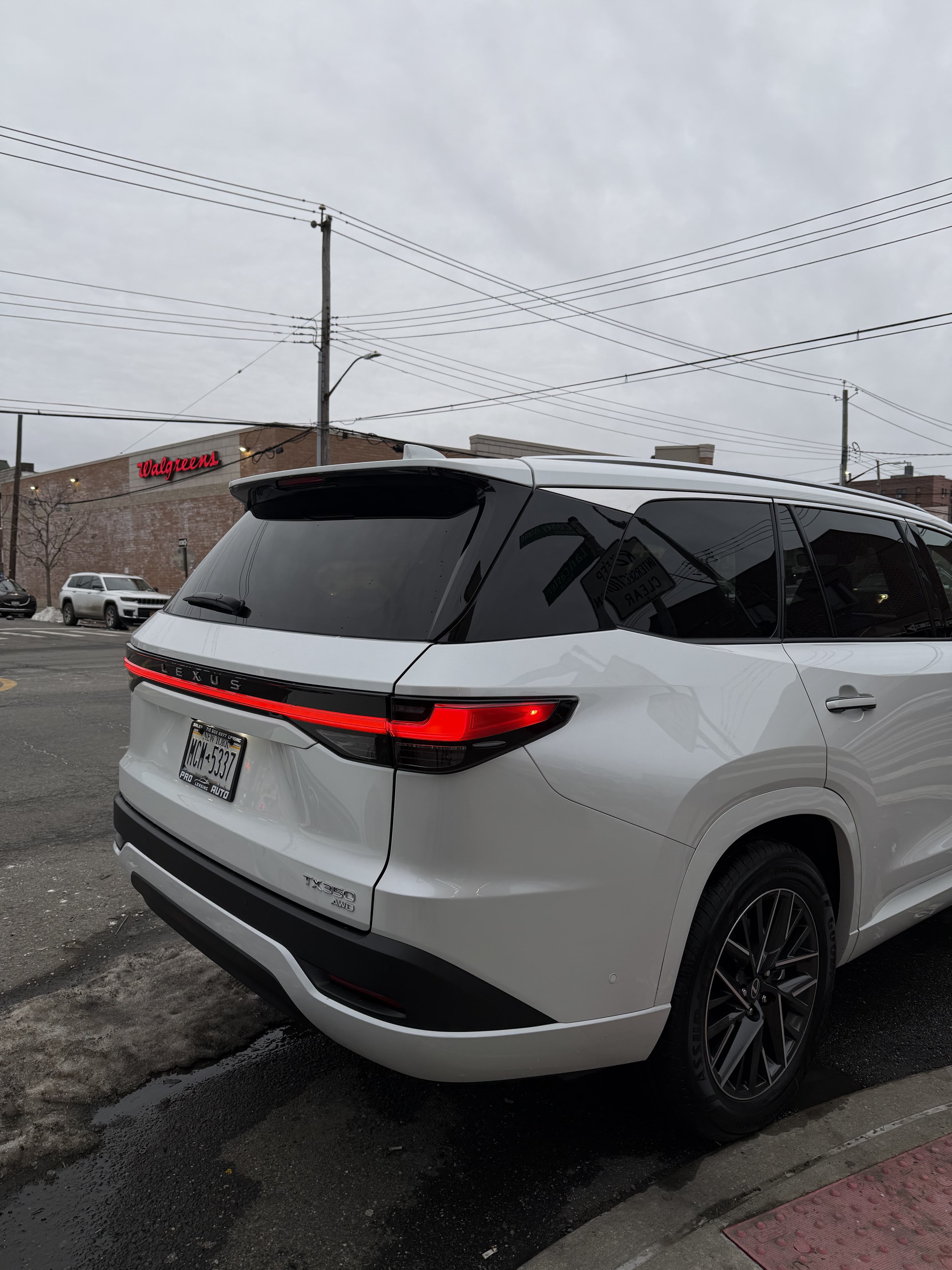 Lexus TX 350 - Thumbnail 2
